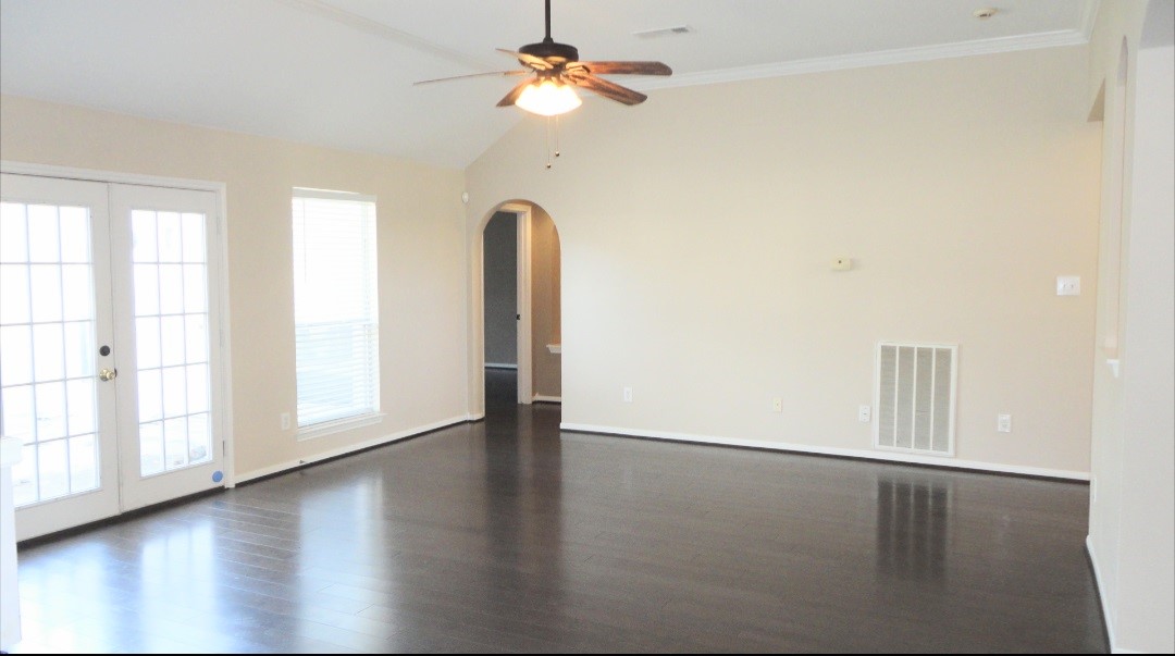 5407 Oak Cove Drive Property Photo 7
