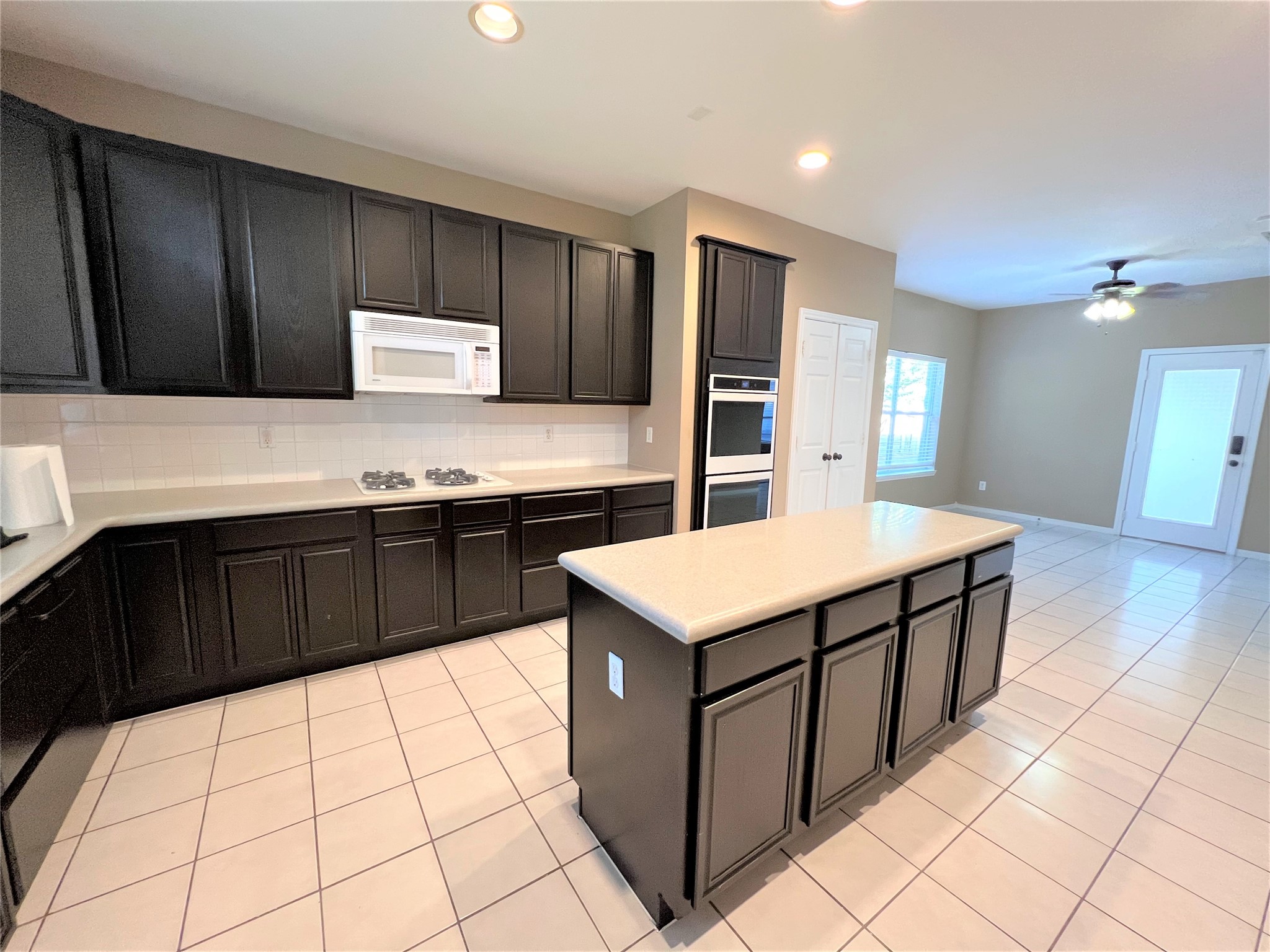 5407 Oak Cove Drive Property Photo 10