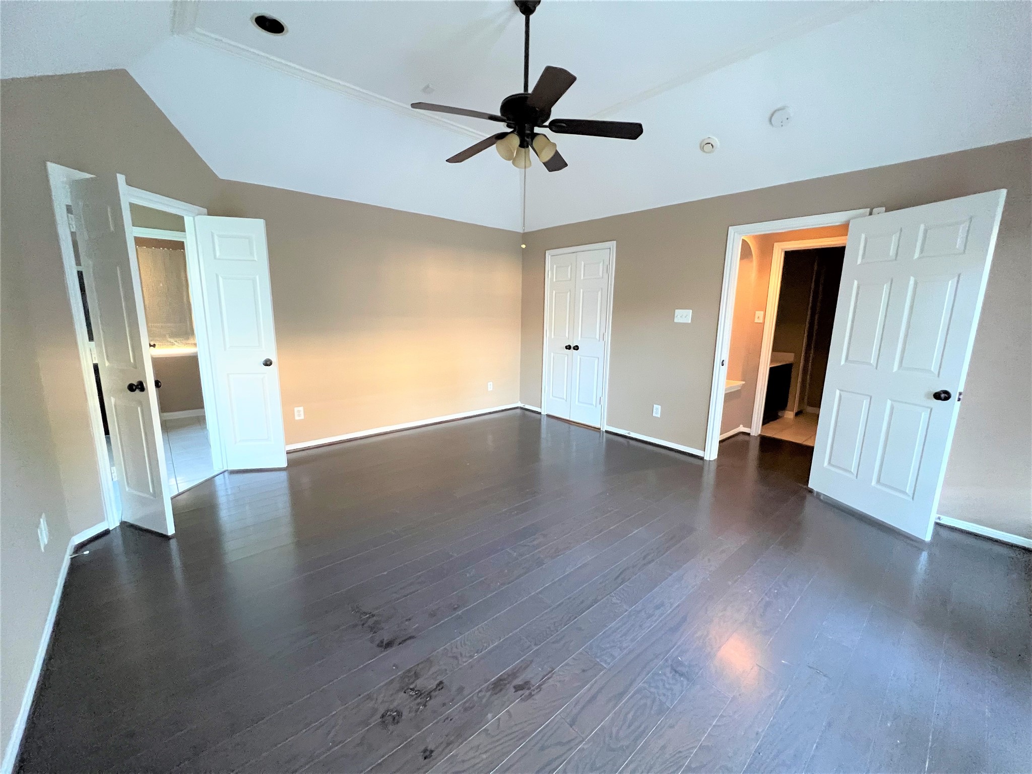 5407 Oak Cove Drive Property Photo 11