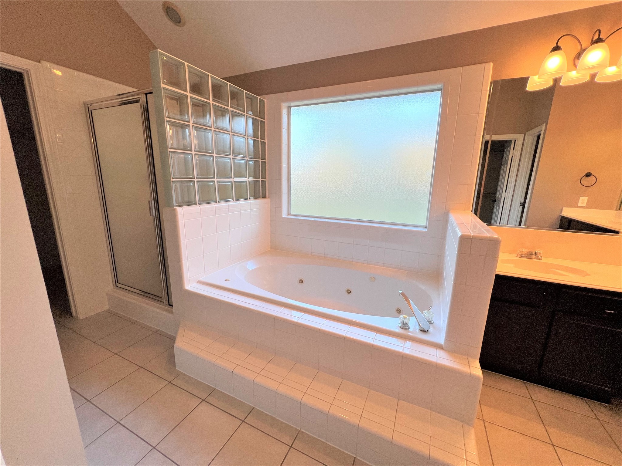 5407 Oak Cove Drive Property Photo 13