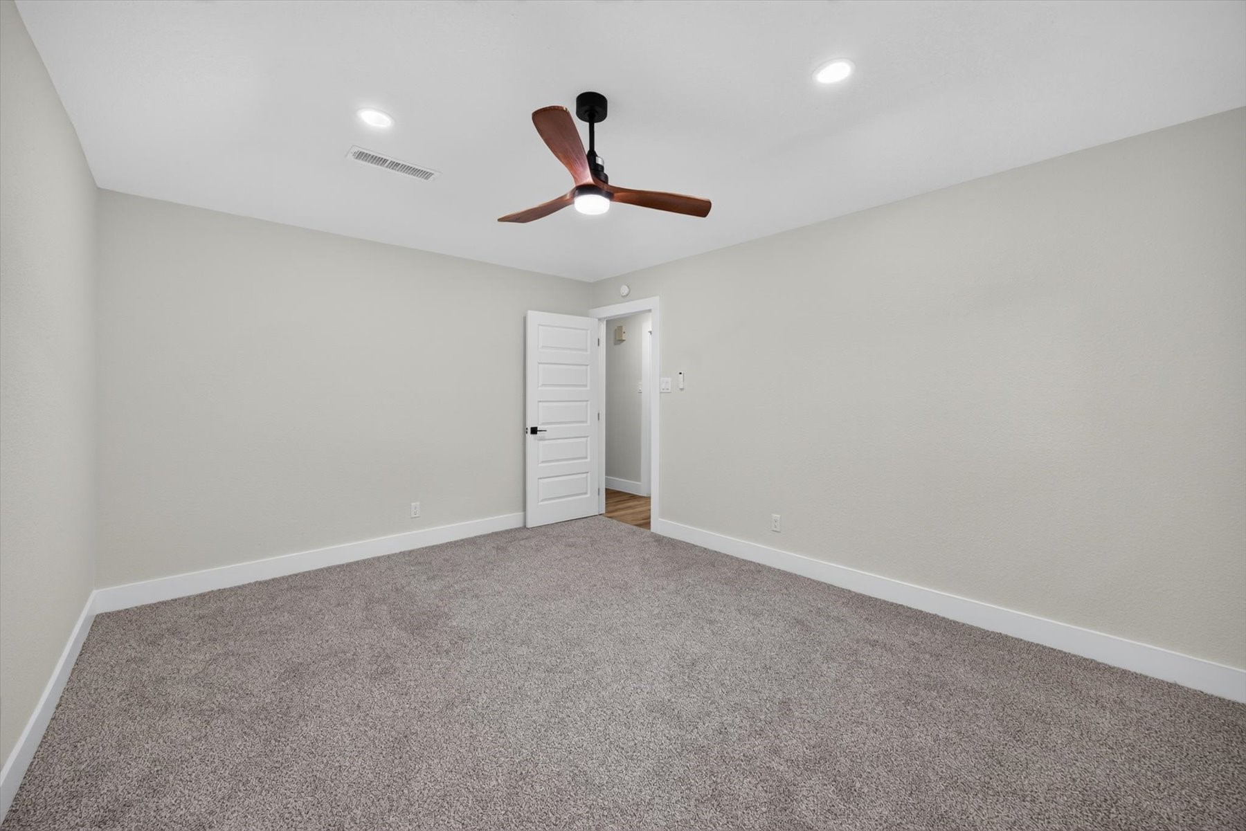 6111 Sunnygate Drive Property Photo 13