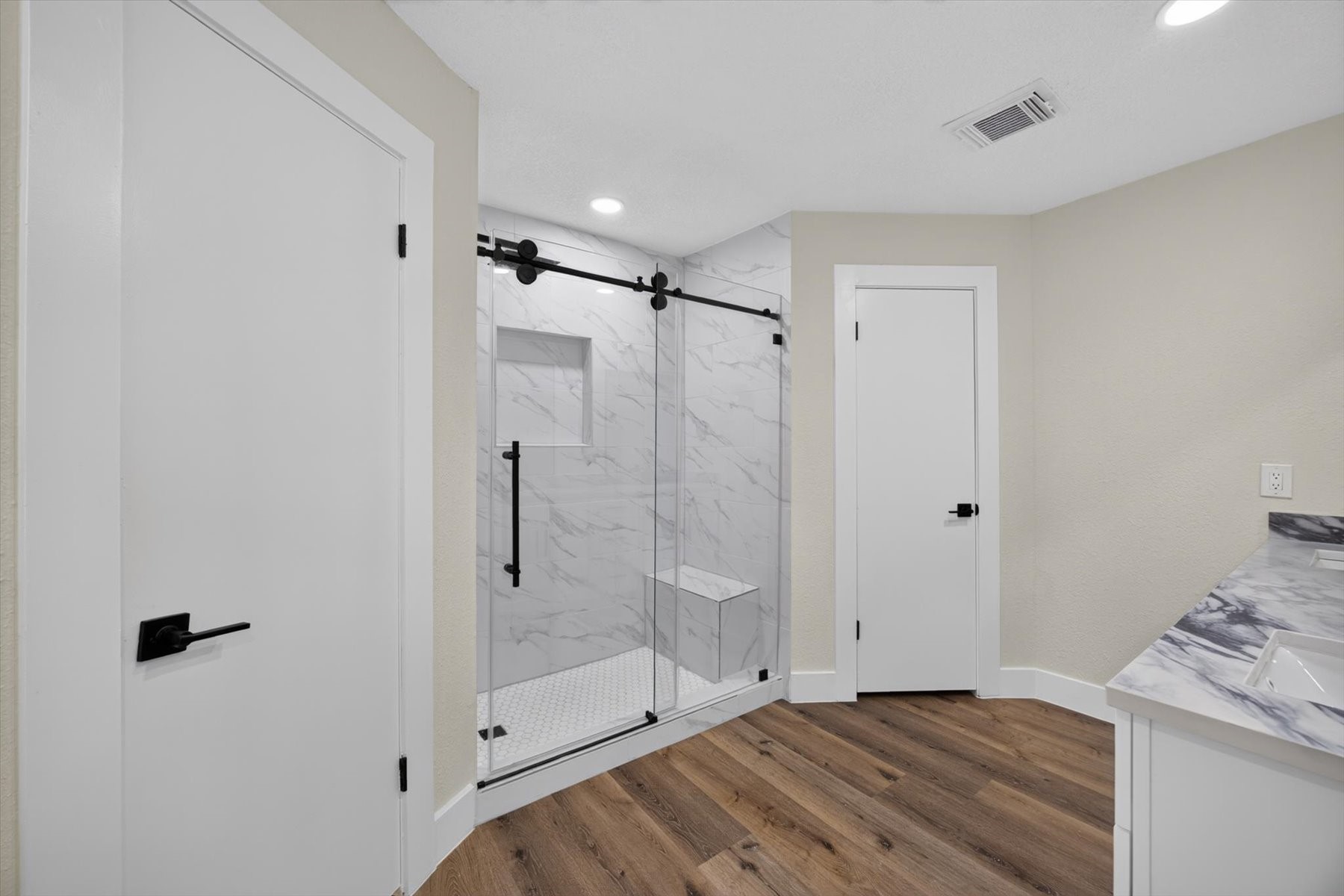 6111 Sunnygate Drive Property Photo 15