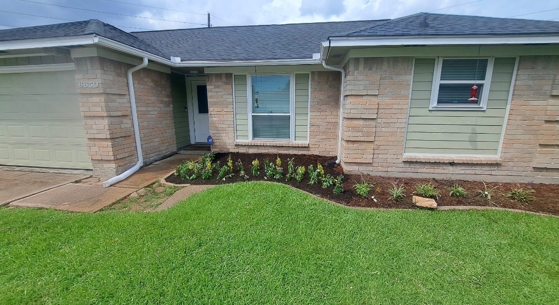 6650 Grove Field Lane Property Photo 3