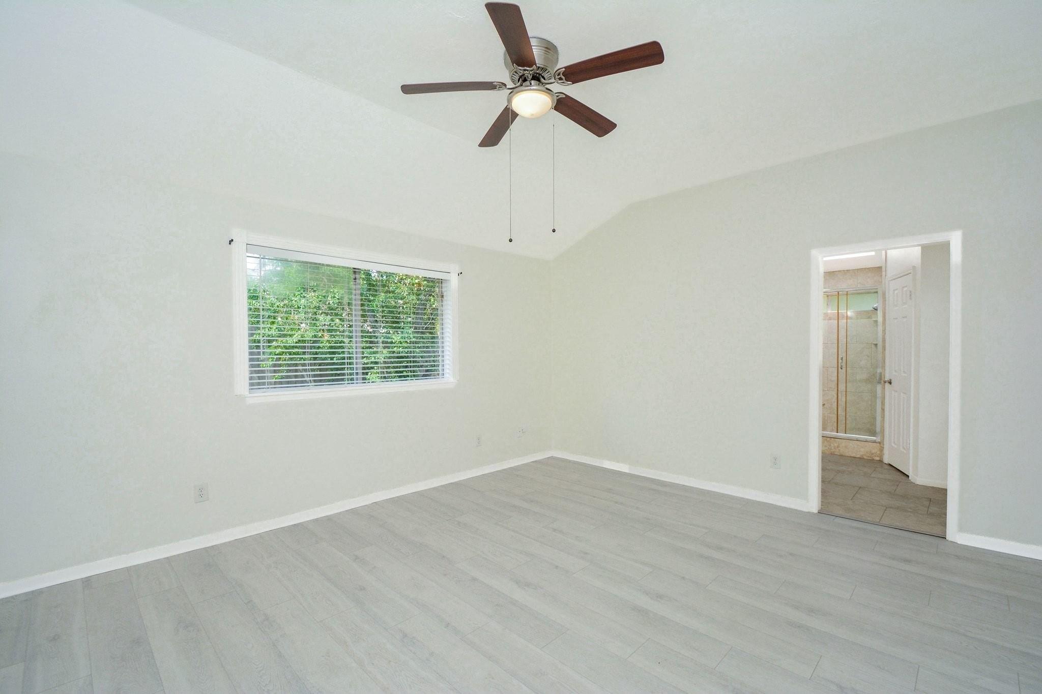 6650 Grove Field Lane Property Photo 8