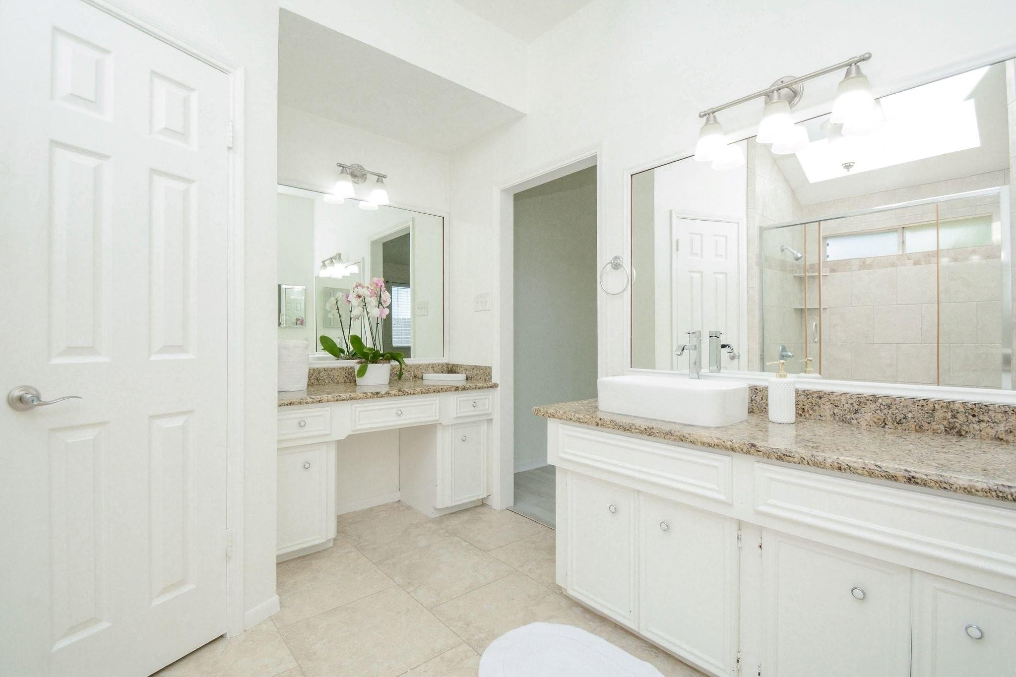 6650 Grove Field Lane Property Photo 10