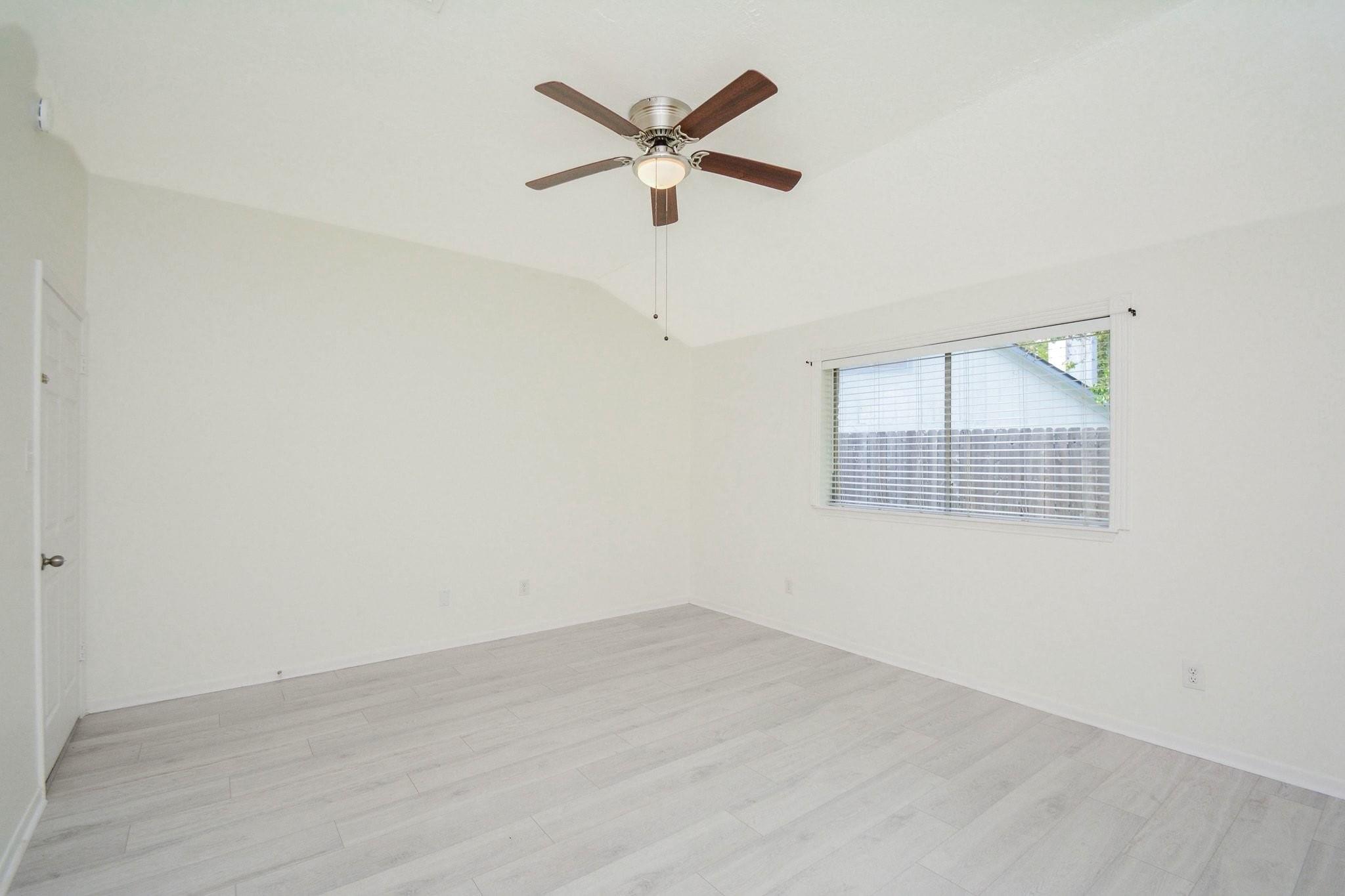6650 Grove Field Lane Property Photo 11