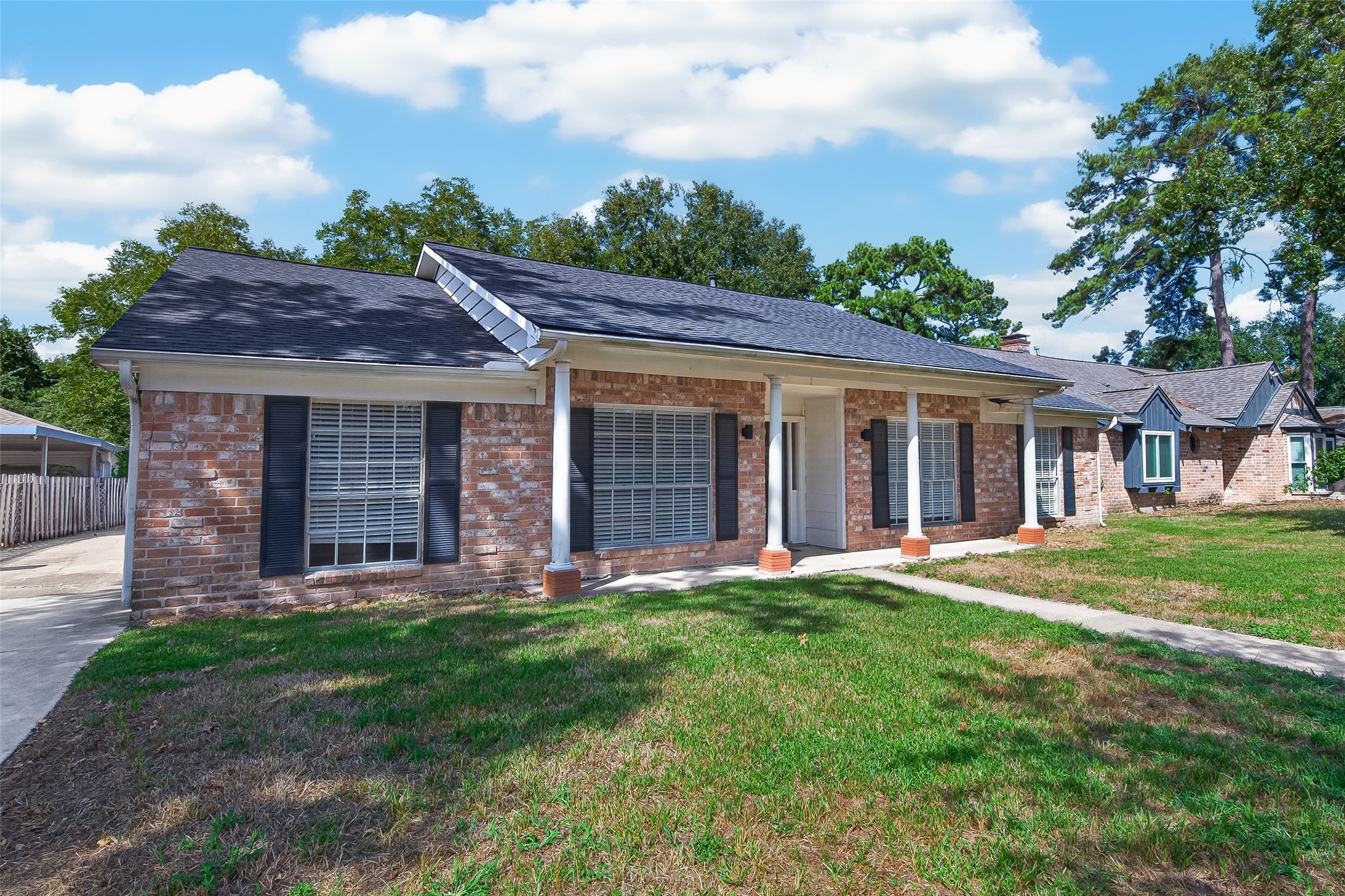 1319 Forsythe Lane Property Photo 3