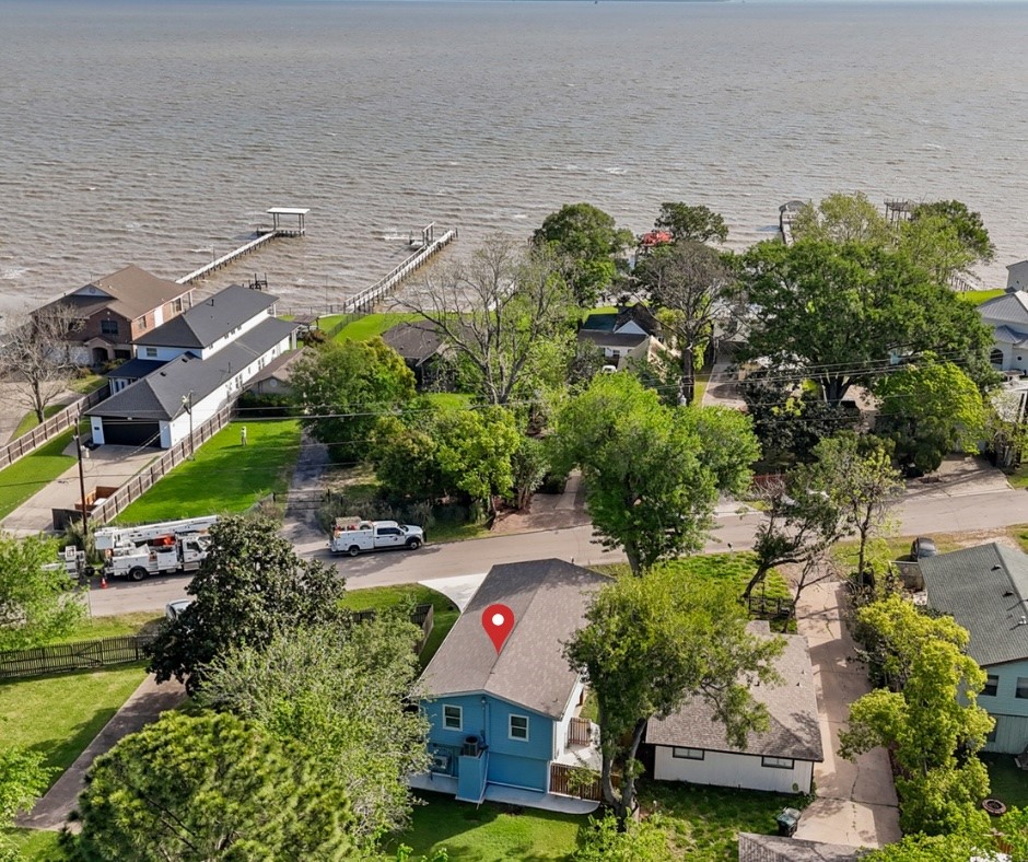 3802 Bayshore Drive Property Photo 2