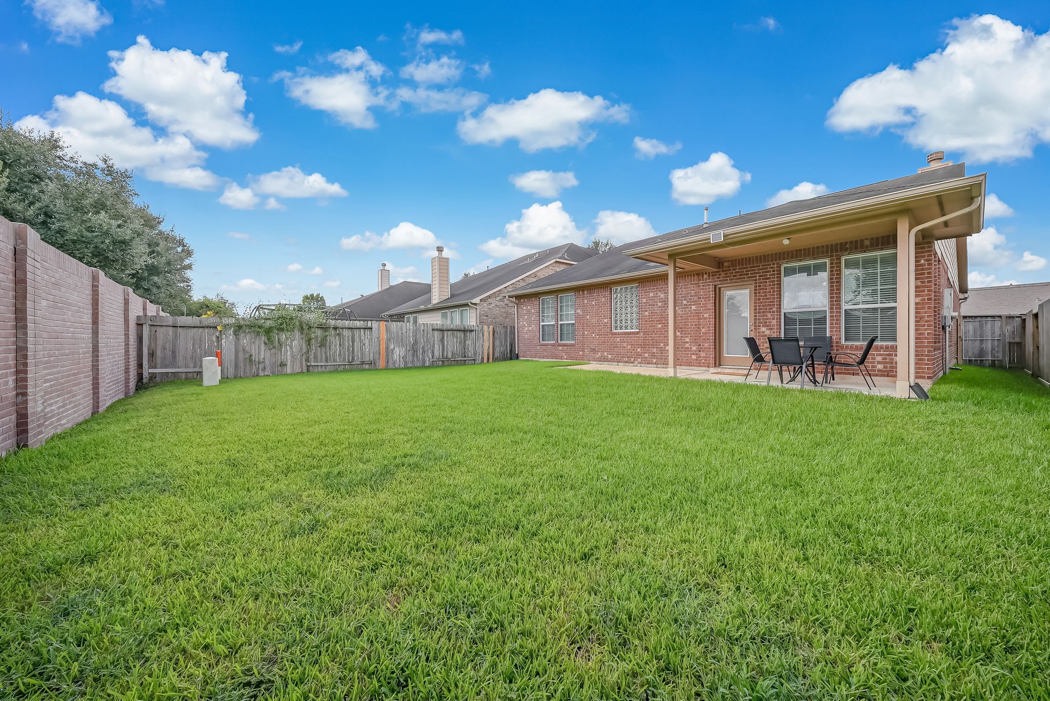 6835 Blue Glade Drive Property Photo 4