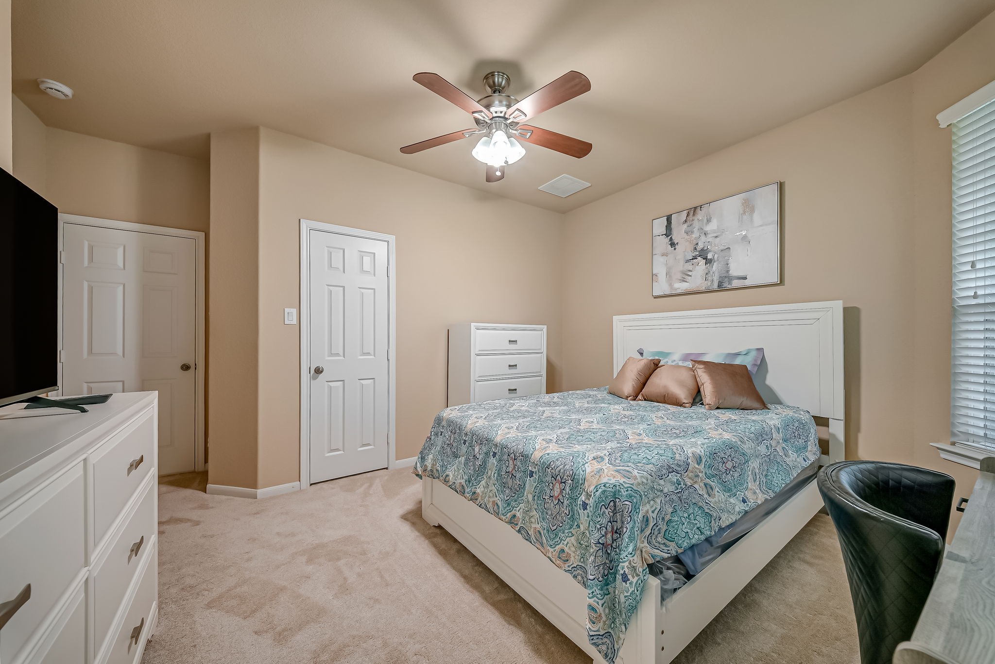 6835 Blue Glade Drive Property Photo 13