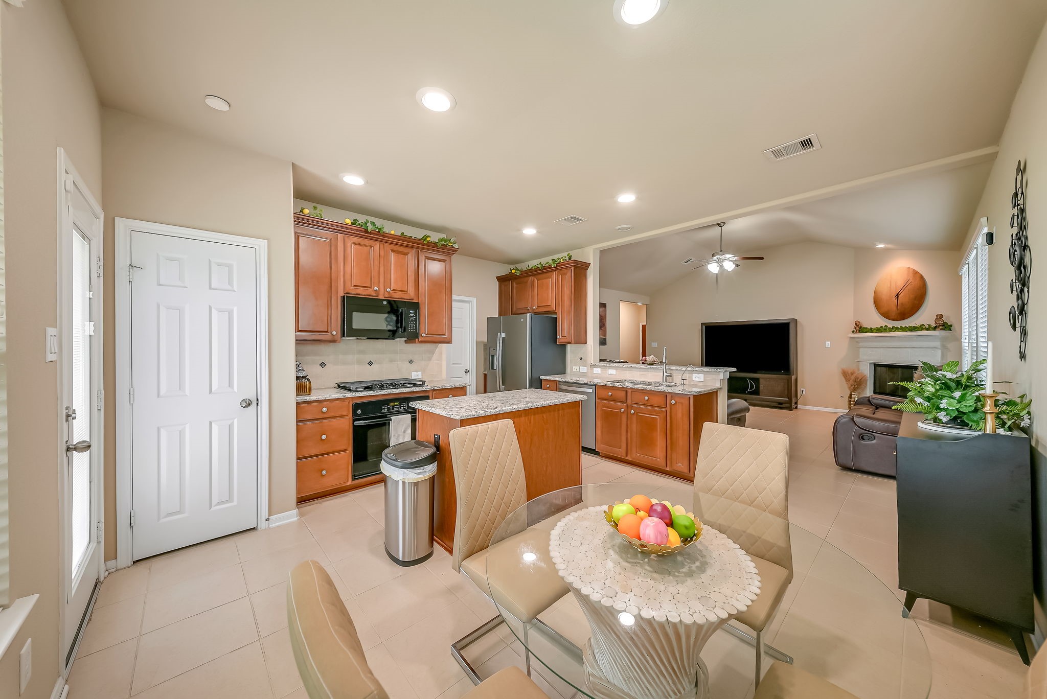 6835 Blue Glade Drive Property Photo 18