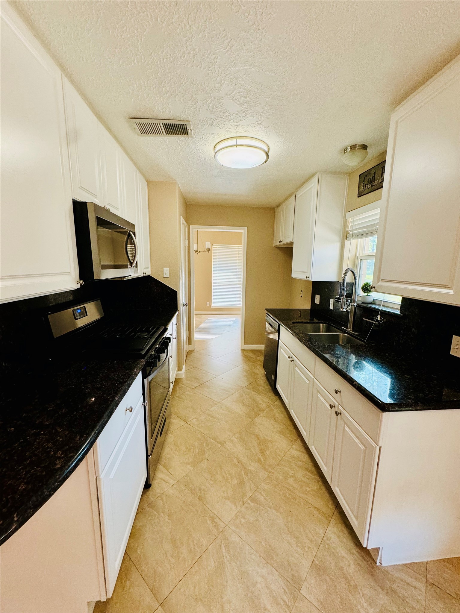 28922 Savannah Drive Property Photo 12