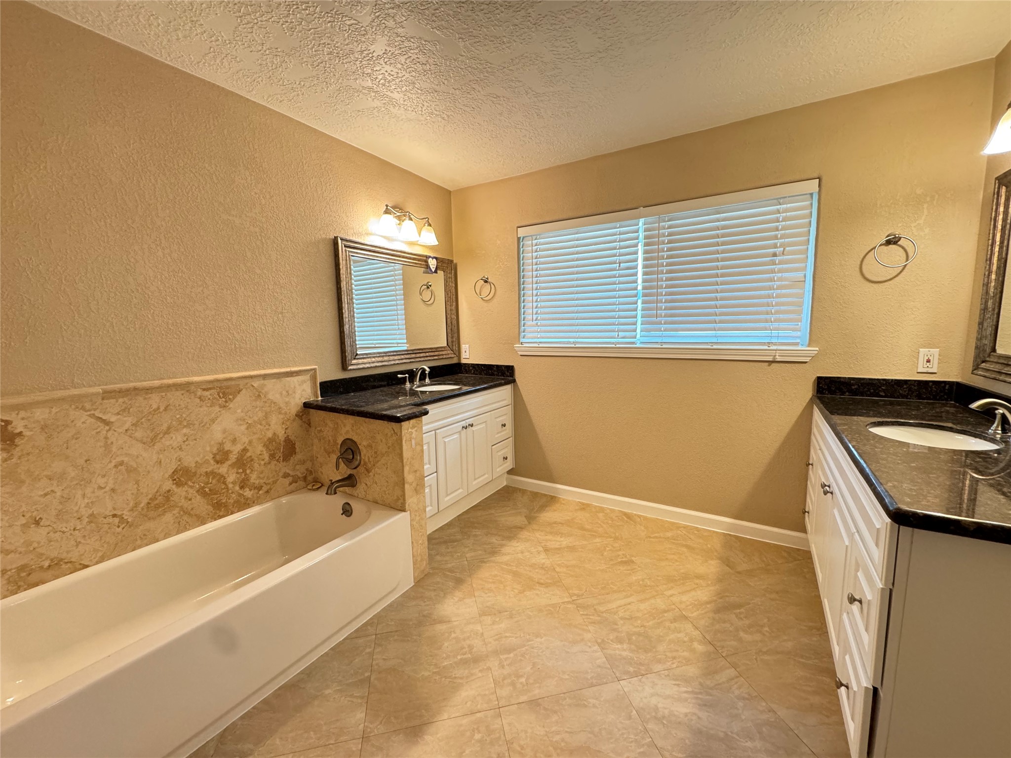 28922 Savannah Drive Property Photo 14