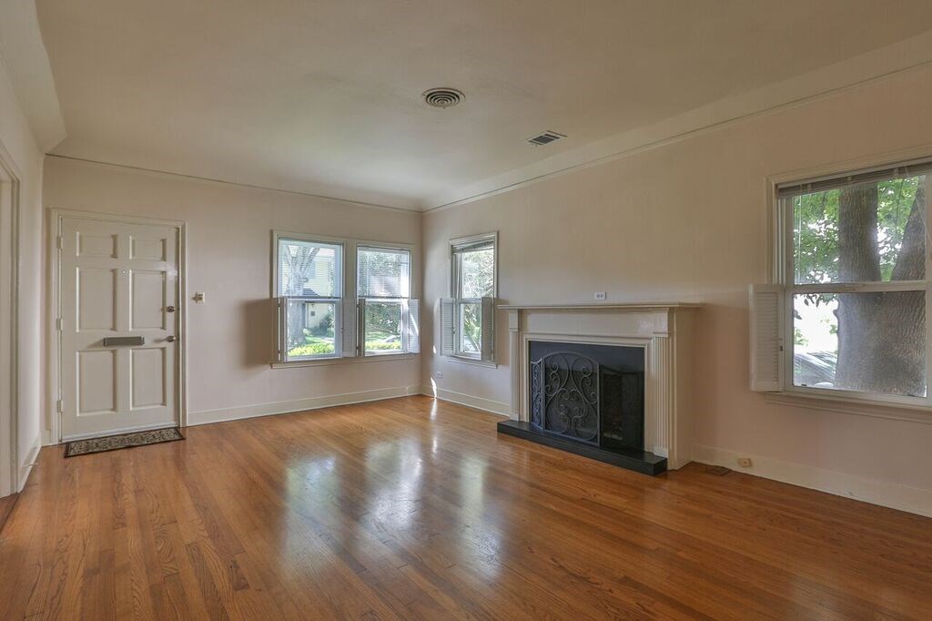 3124 Jarrard Street Property Photo 4