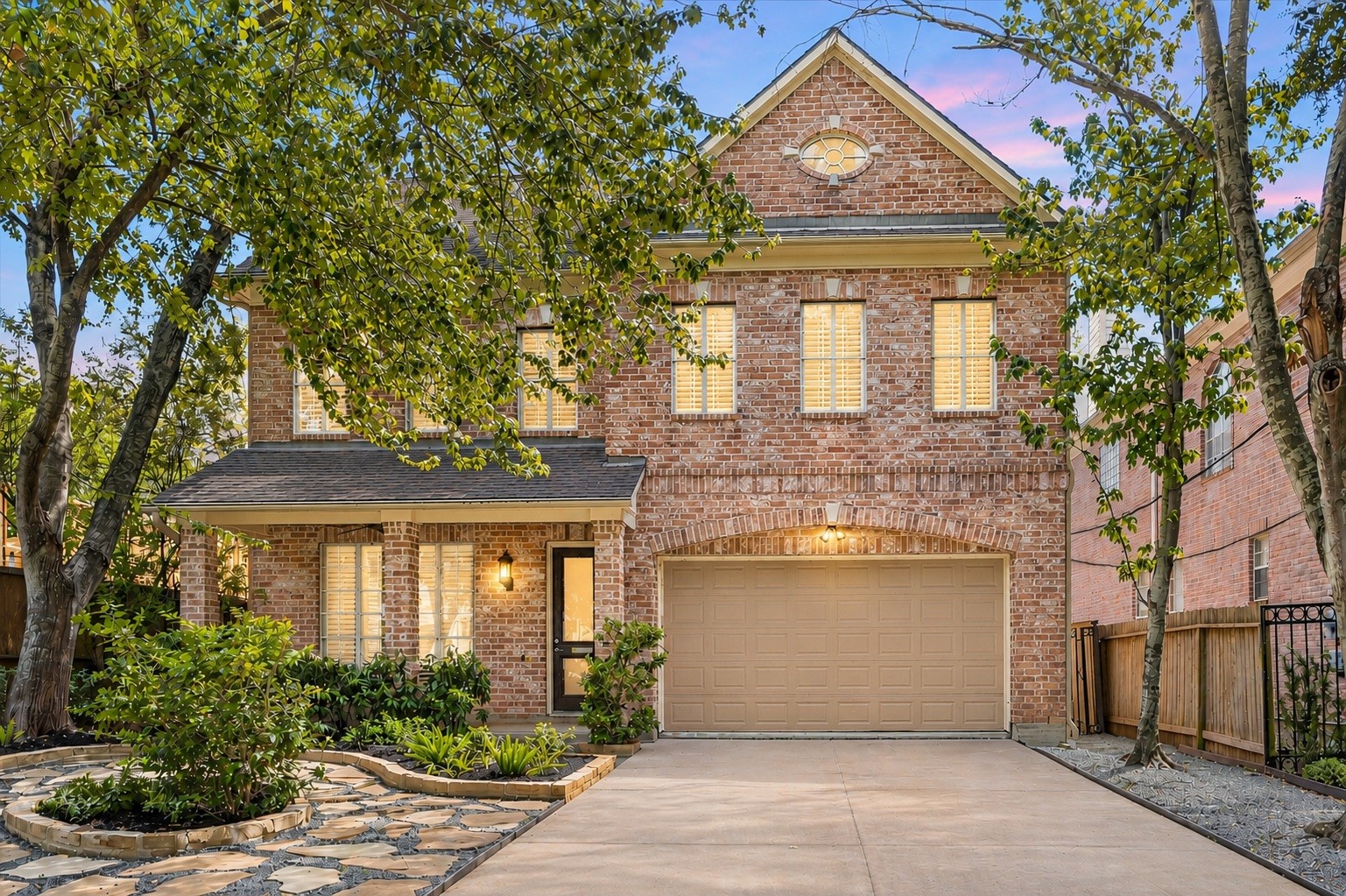 4111 Sunset Boulevard Property Photo 1