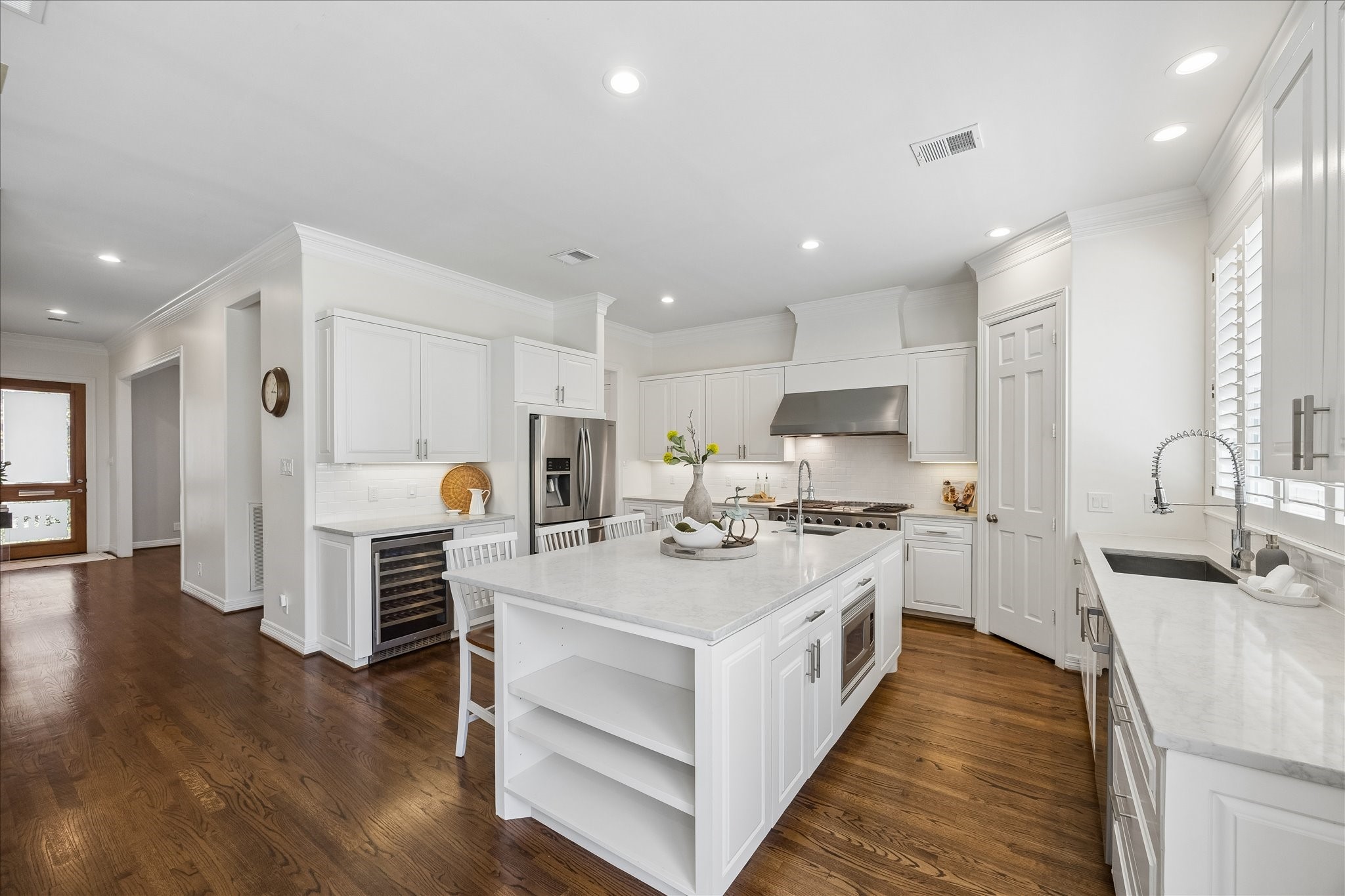 4111 Sunset Boulevard Property Photo 2