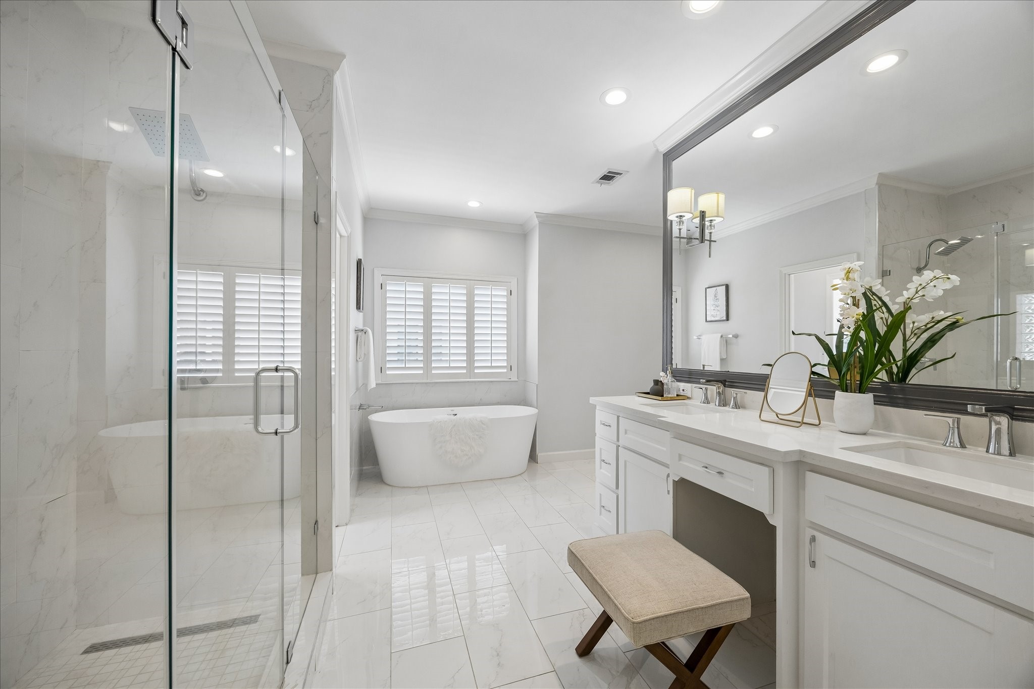 4111 Sunset Boulevard Property Photo 4