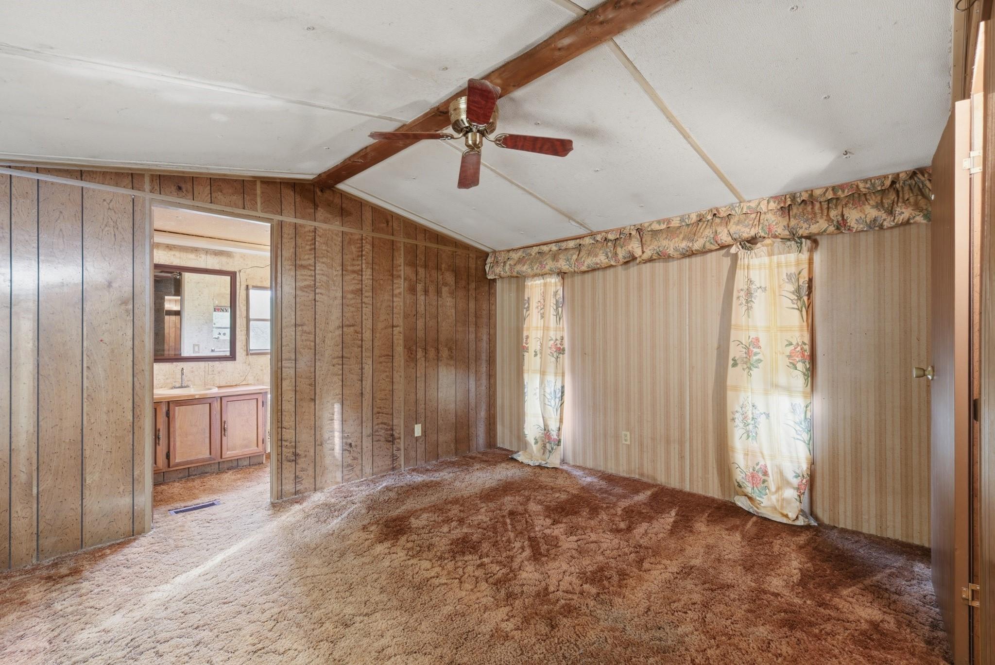 100 Windwood Circle Property Photo 8