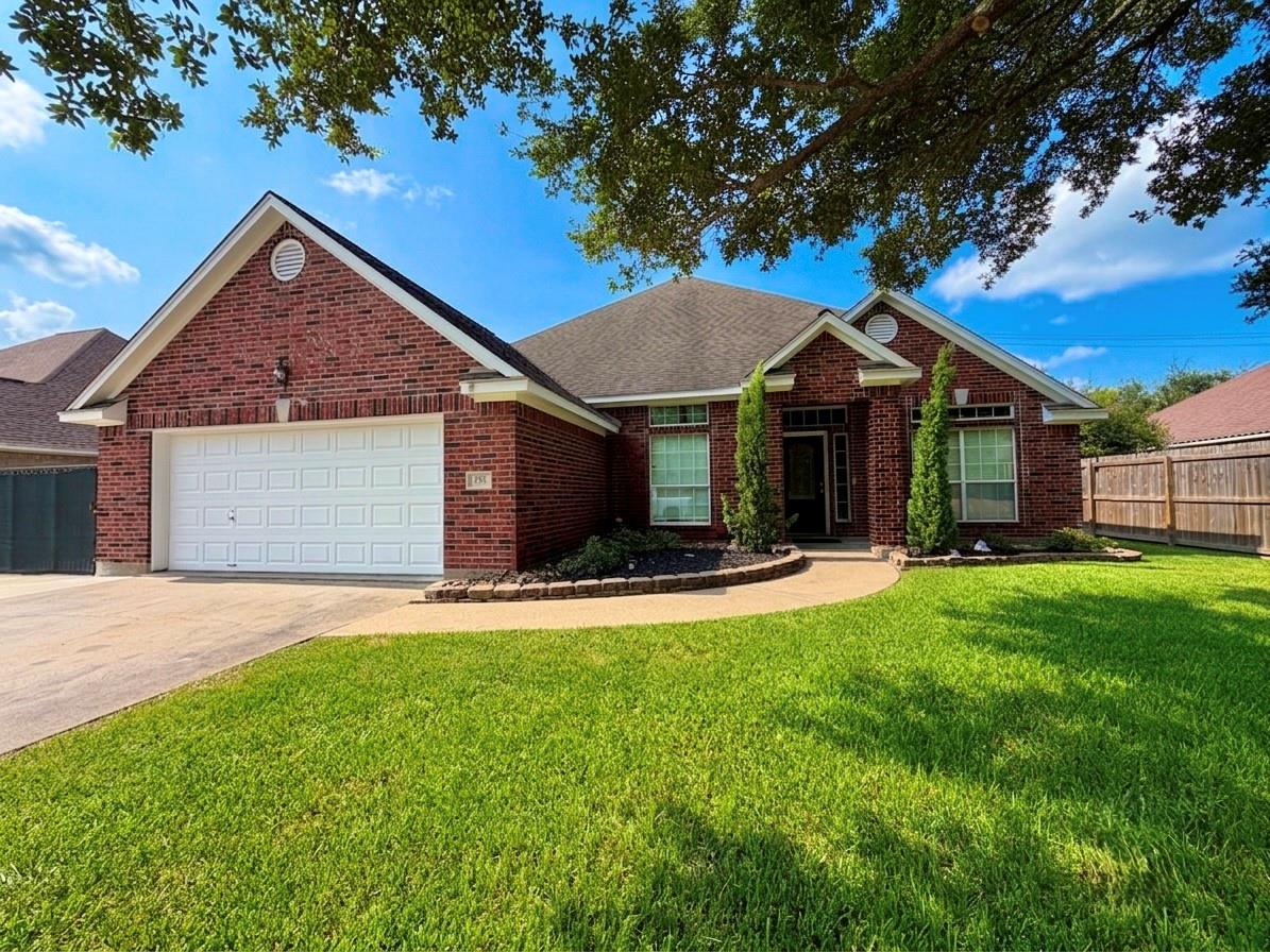155 Indian Warrior Trail, Lake Jackson Tx 77566 Property Photo 1