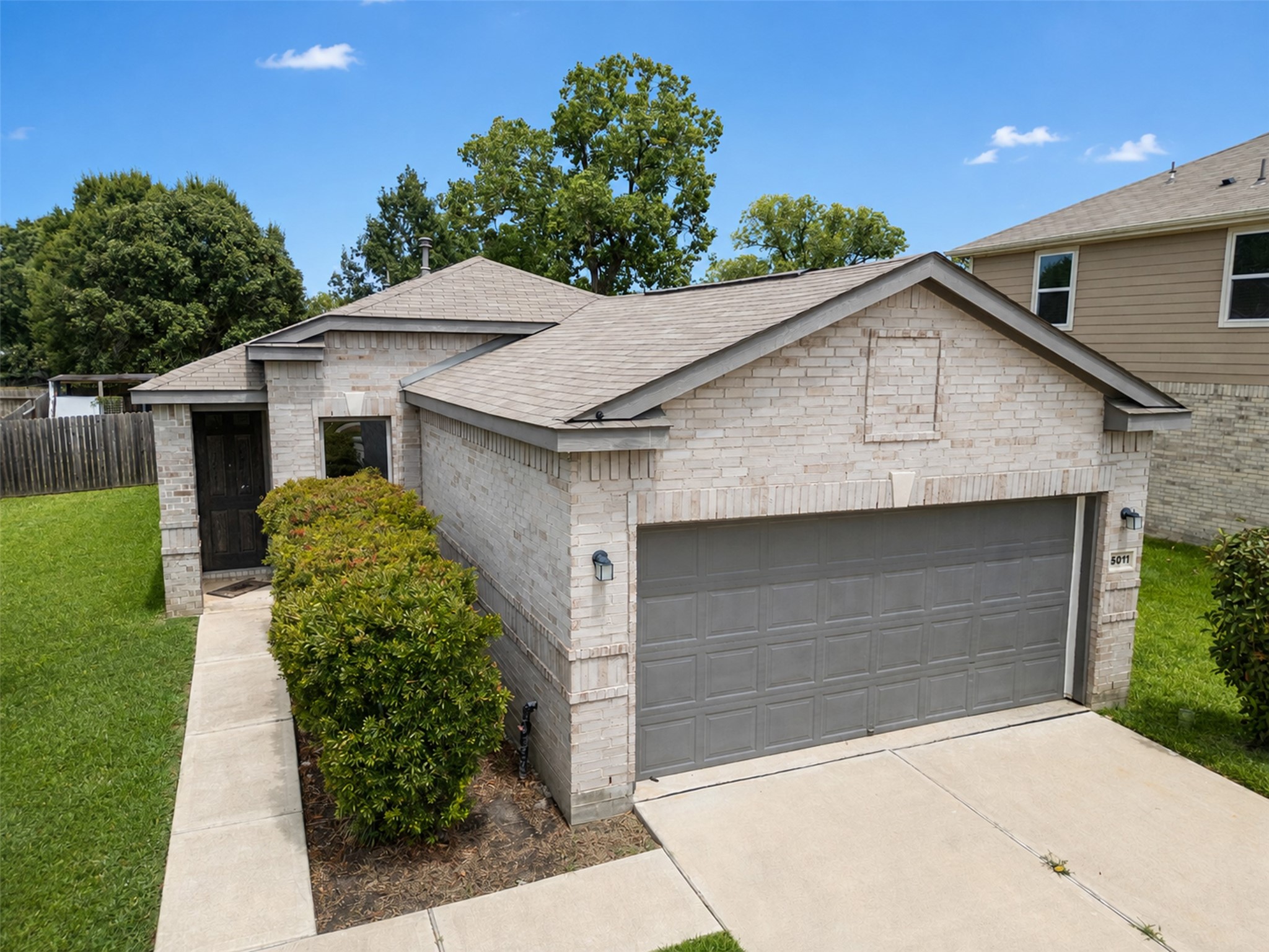6011 Whitewing Road Property Photo 1