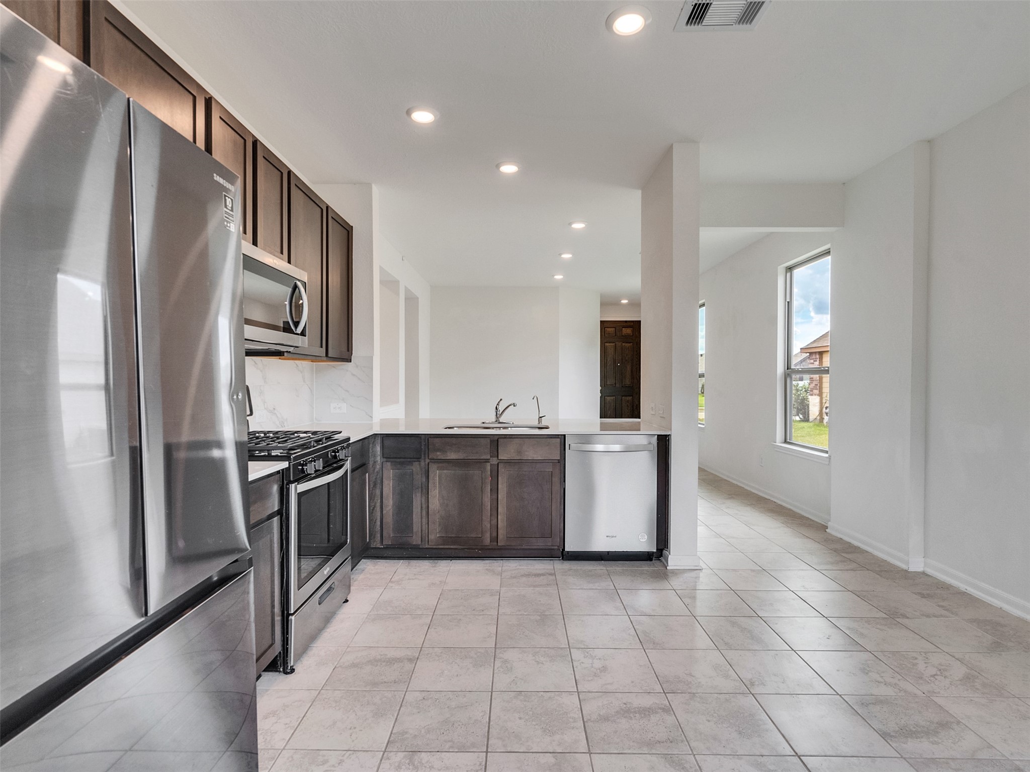 6011 Whitewing Road Property Photo 6