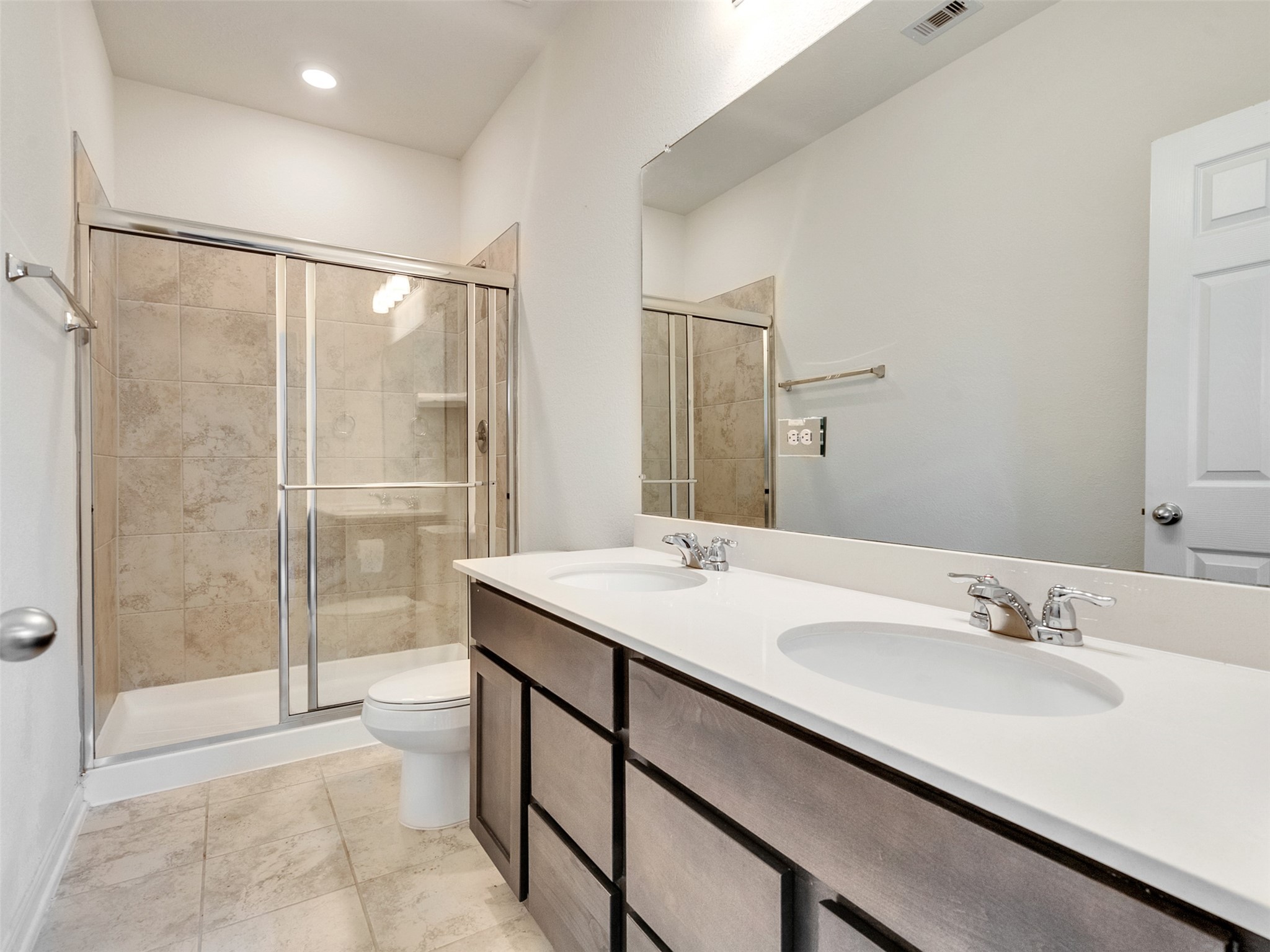 6011 Whitewing Road Property Photo 7