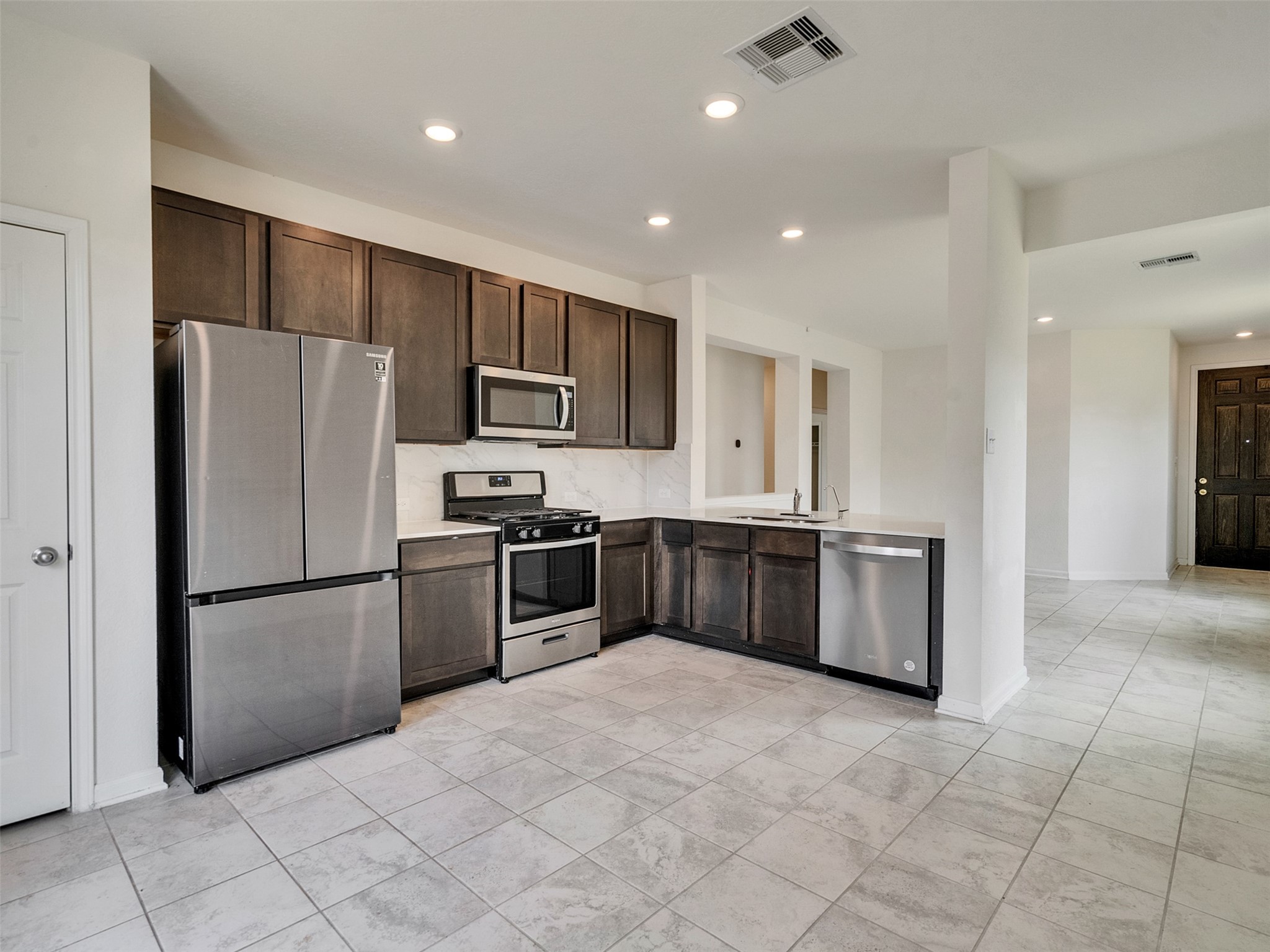 6011 Whitewing Road Property Photo 12