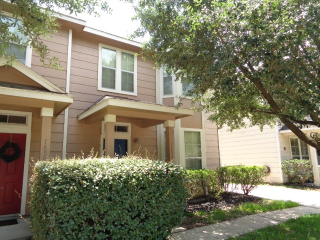 16807 Mammoth Springs Dr Property Photo 2