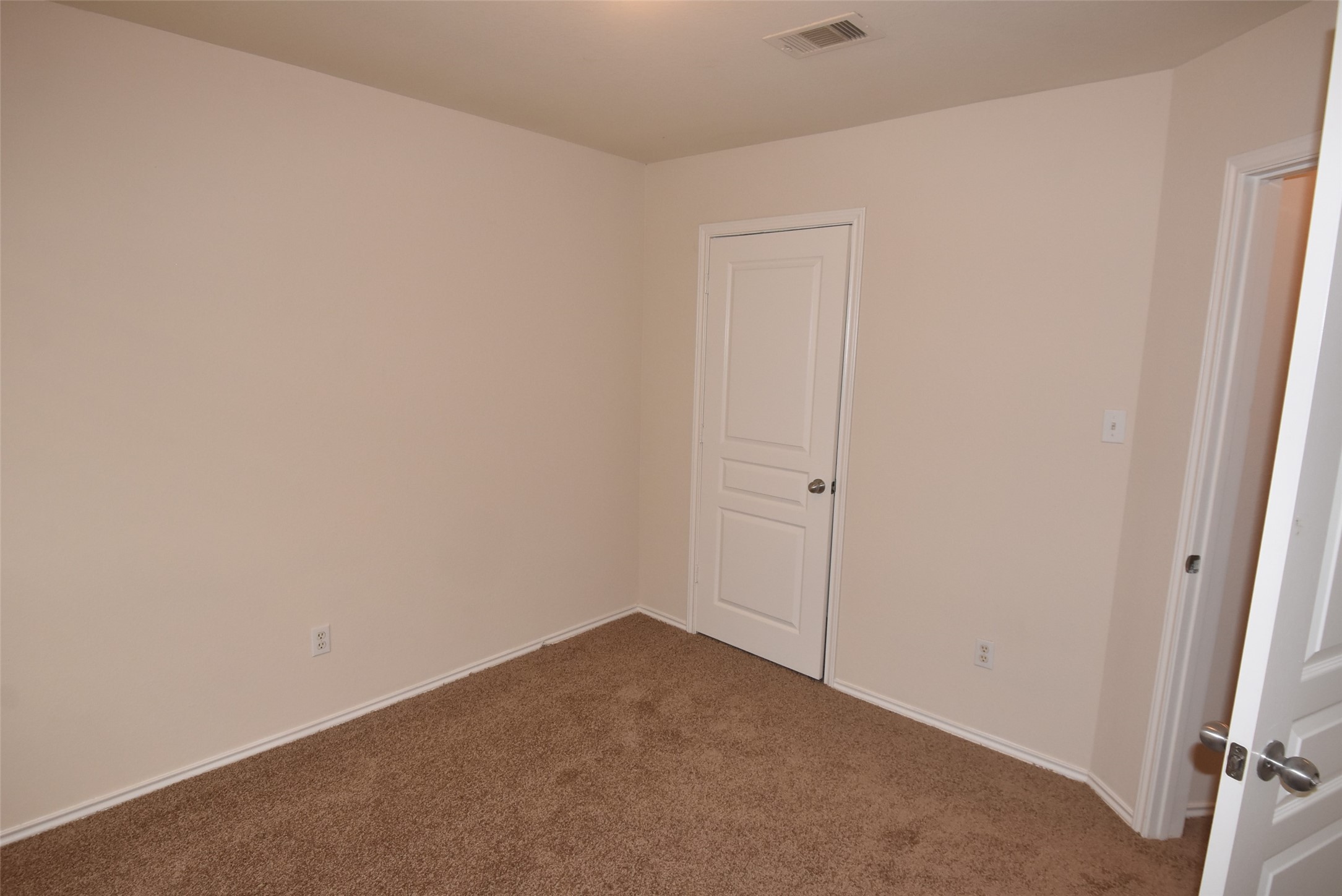 16807 Mammoth Springs Dr Property Photo 7