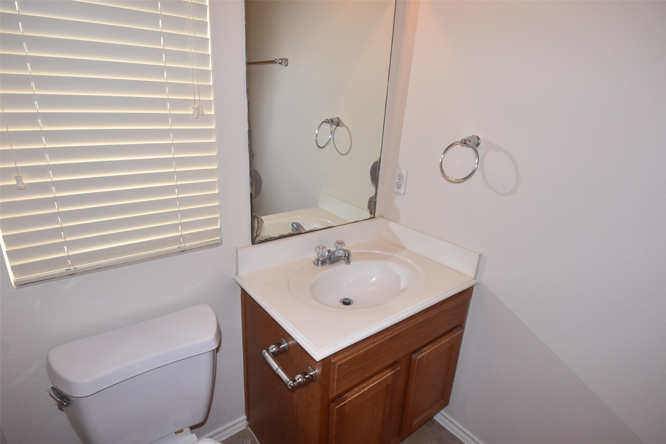 16807 Mammoth Springs Dr Property Photo 32