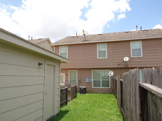 16807 Mammoth Springs Dr Property Photo 38
