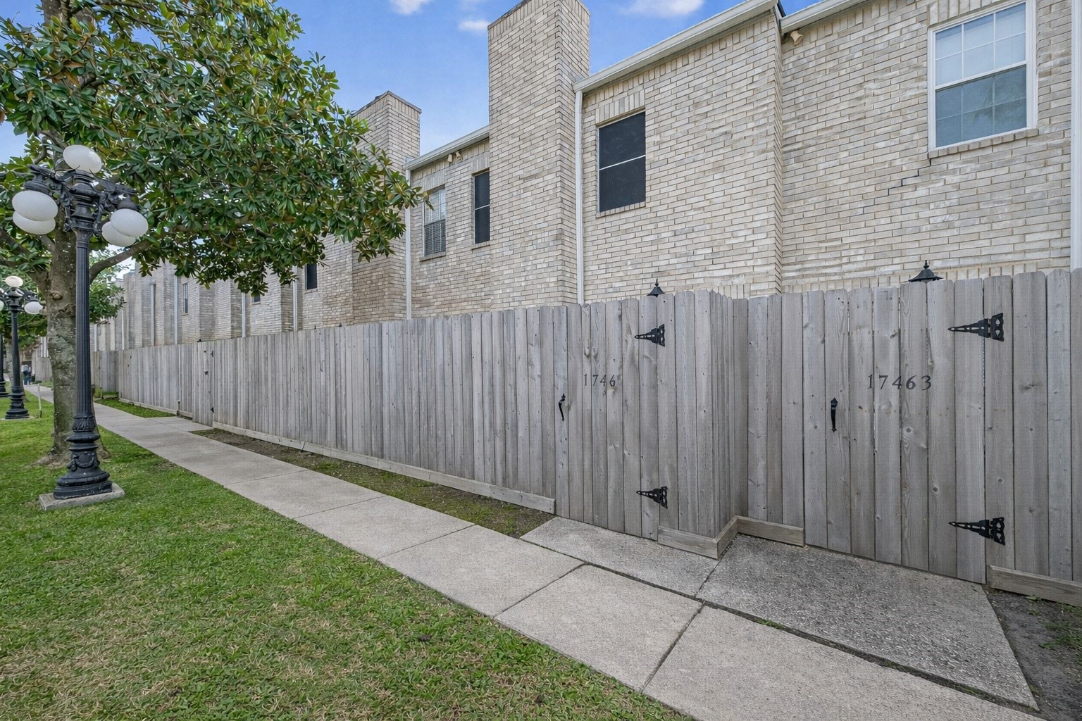 17461 Red Oak Drive 7461 Property Photo 1