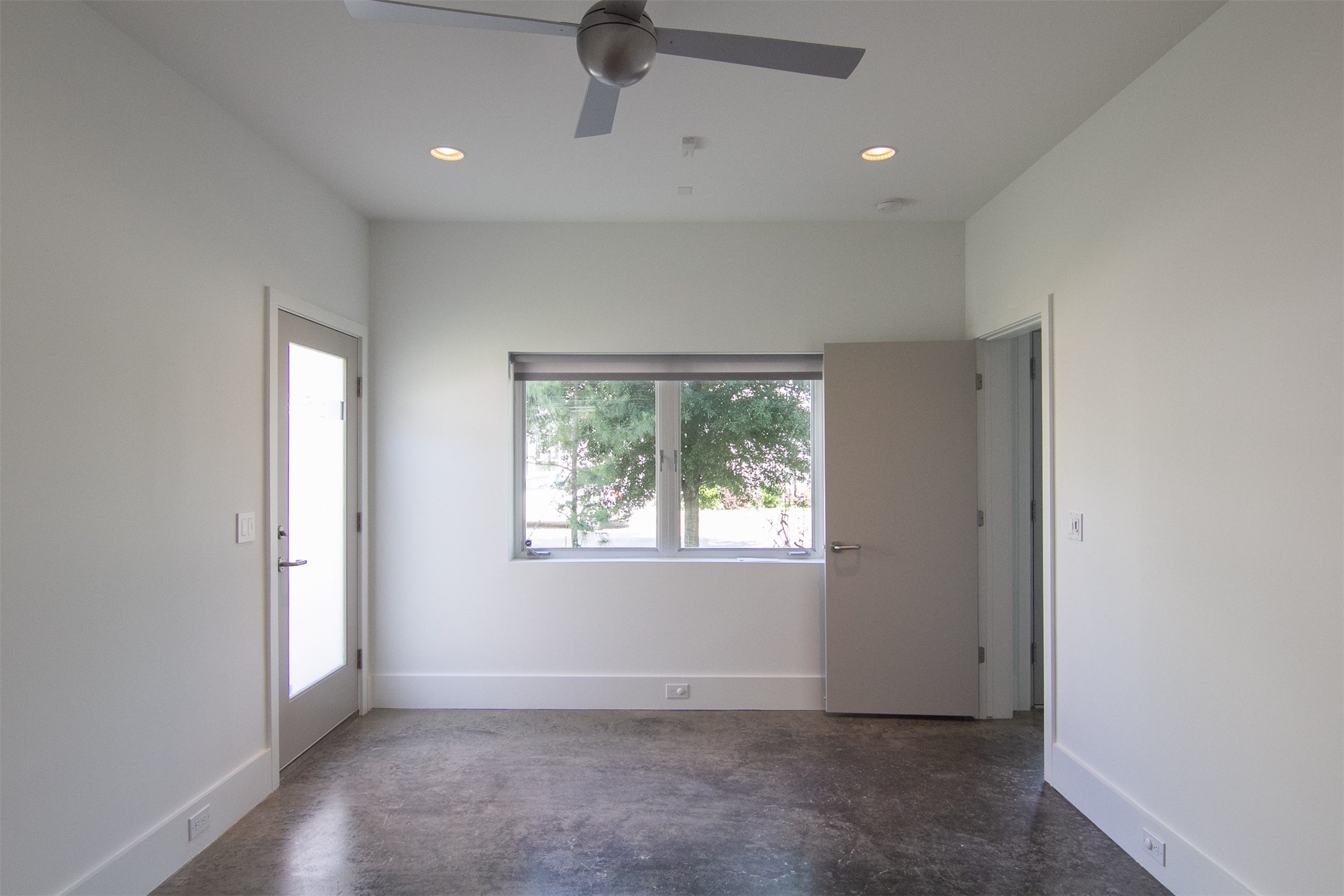 5301 Chenevert Street Property Photo 8