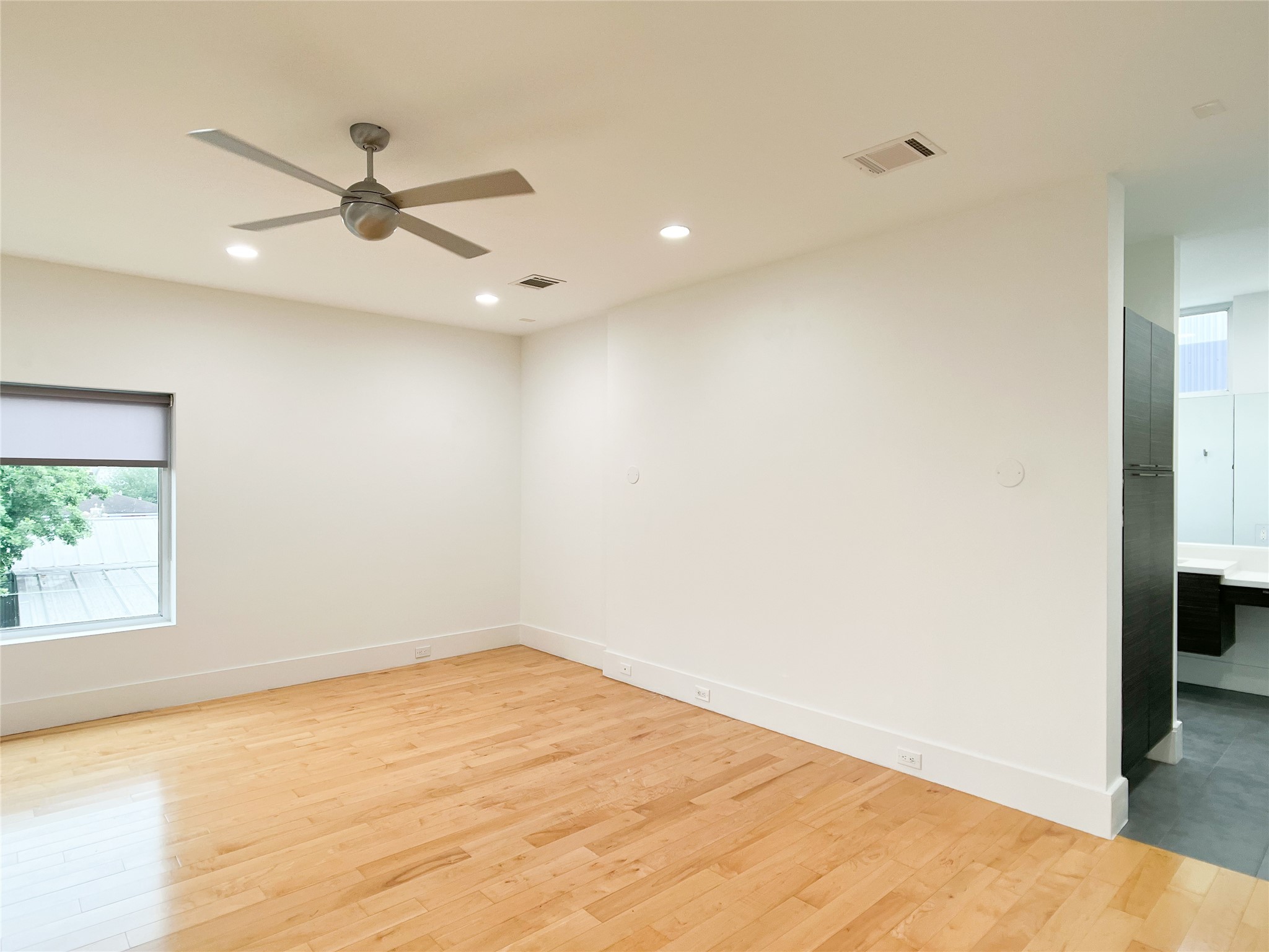 5301 Chenevert Street Property Photo 26