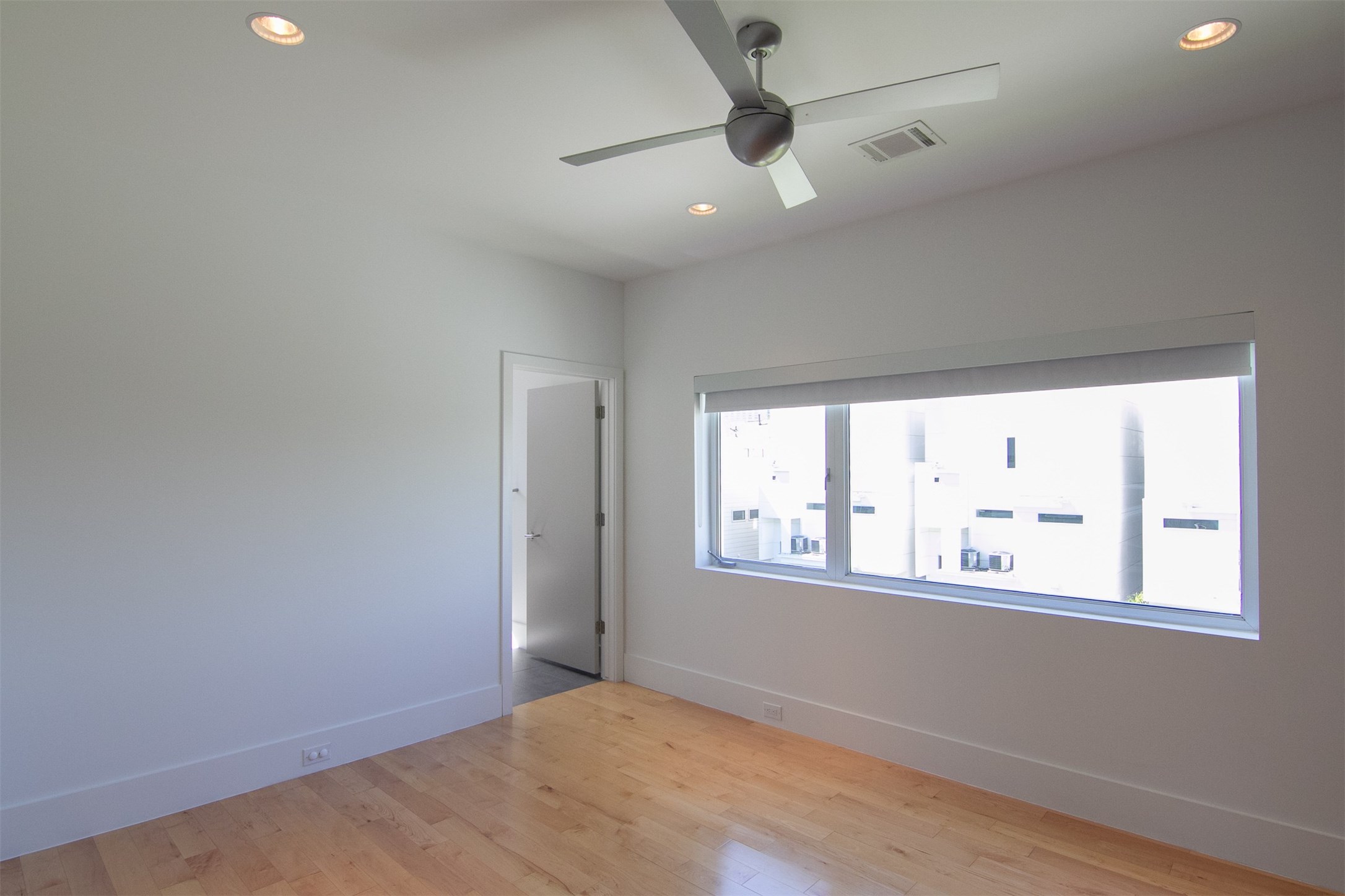 5301 Chenevert Street Property Photo 34