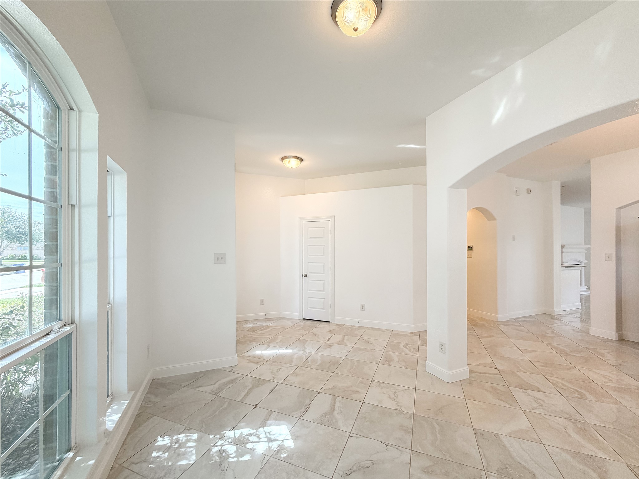 18126 Golden Falls Lane Property Photo 4