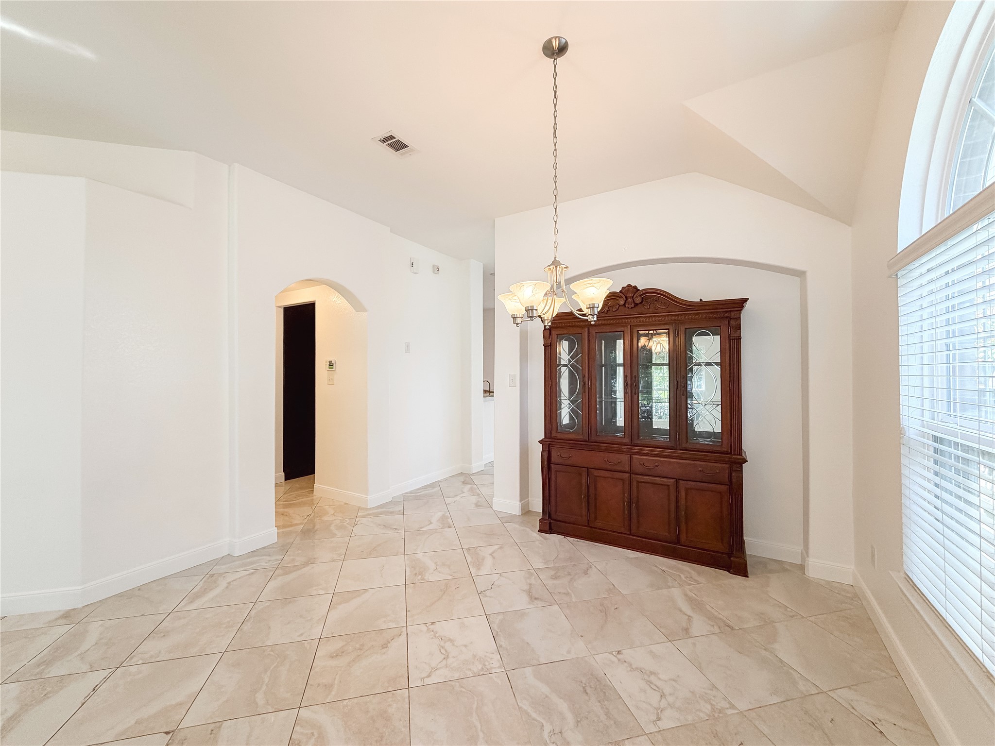 18126 Golden Falls Lane Property Photo 9