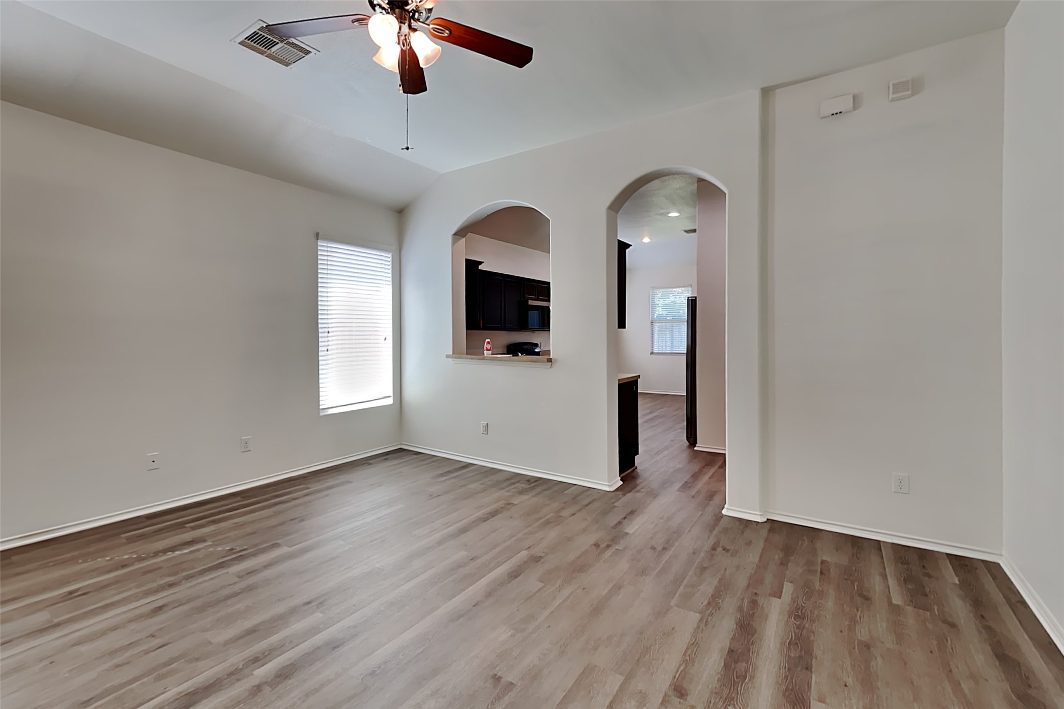 10016 Sterling Place Drive Property Photo 5