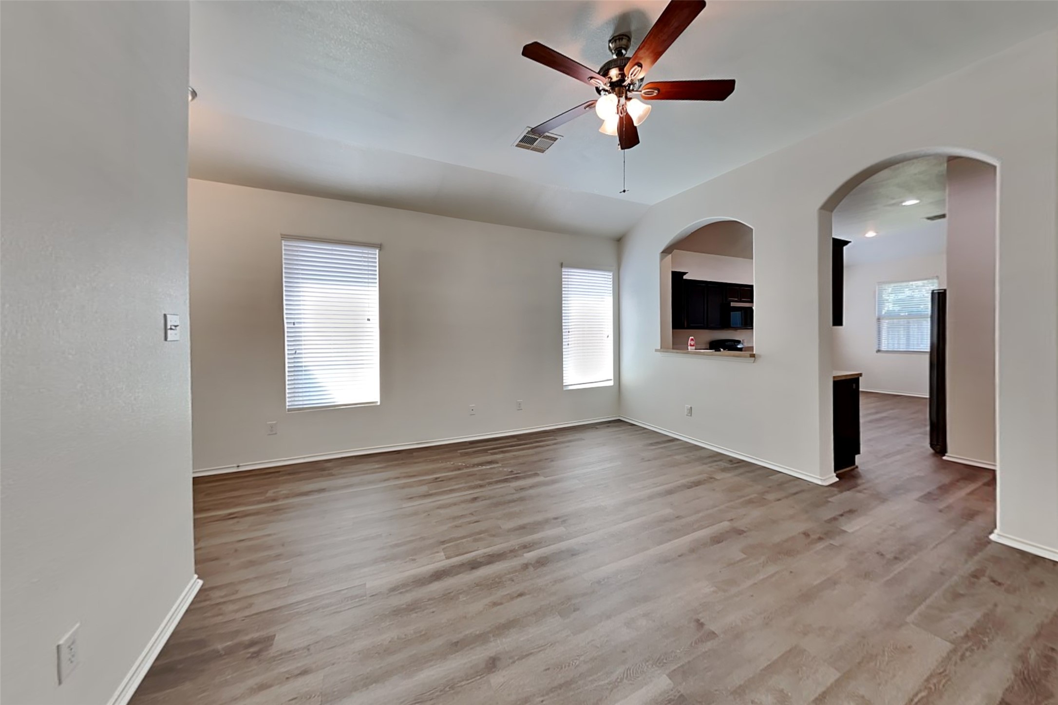 10016 Sterling Place Drive Property Photo 6