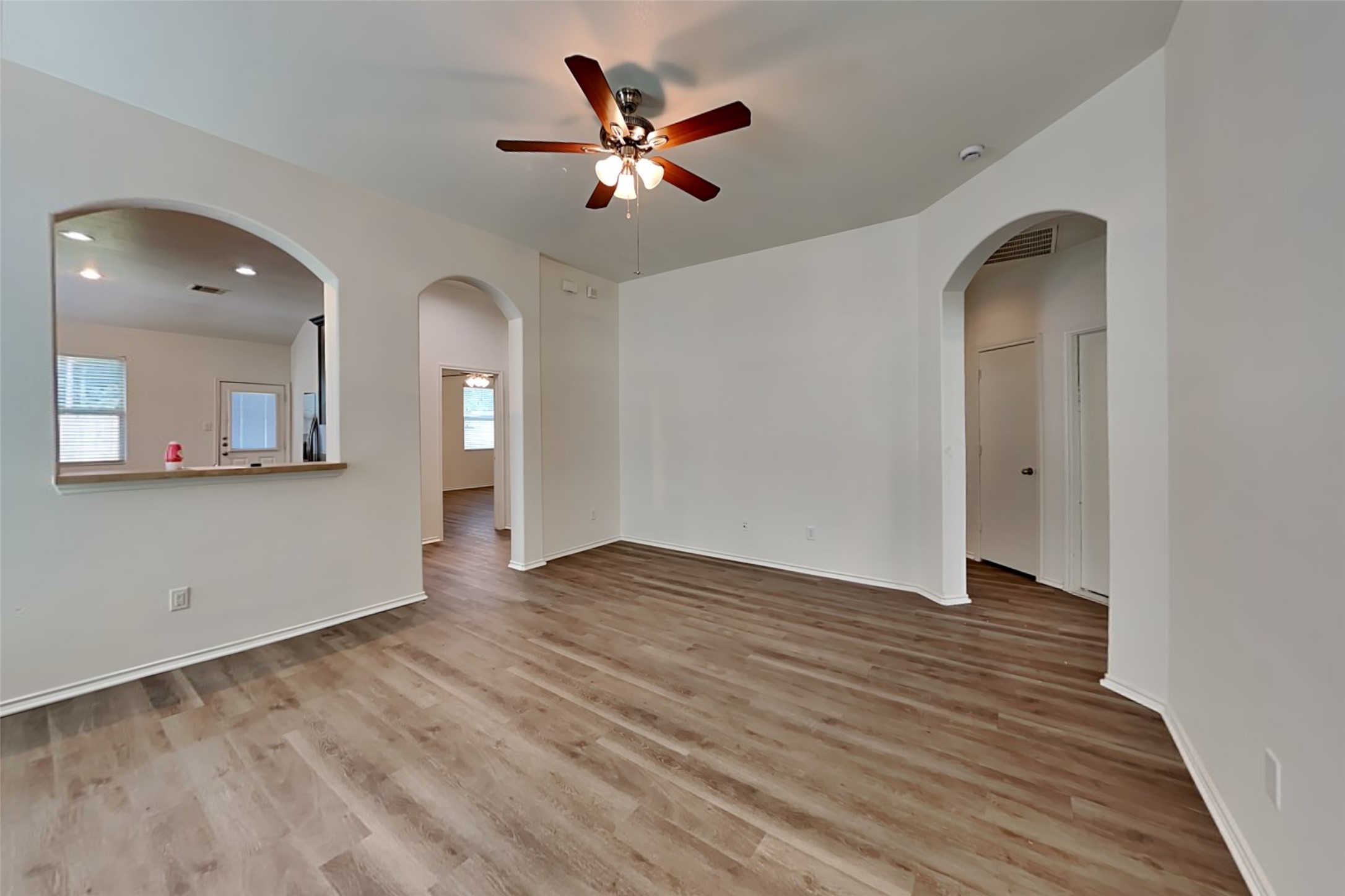 10016 Sterling Place Drive Property Photo 7