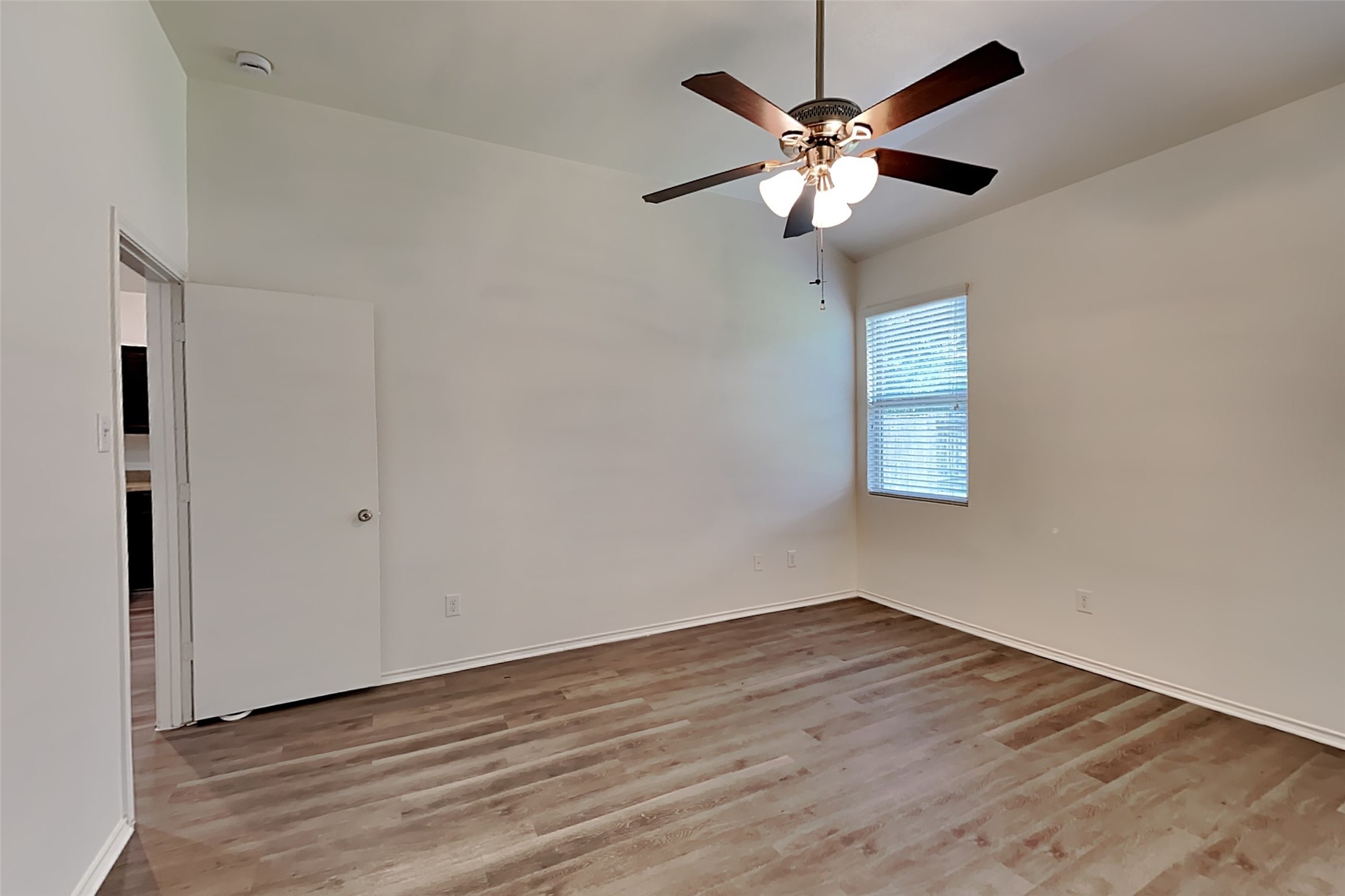 10016 Sterling Place Drive Property Photo 8