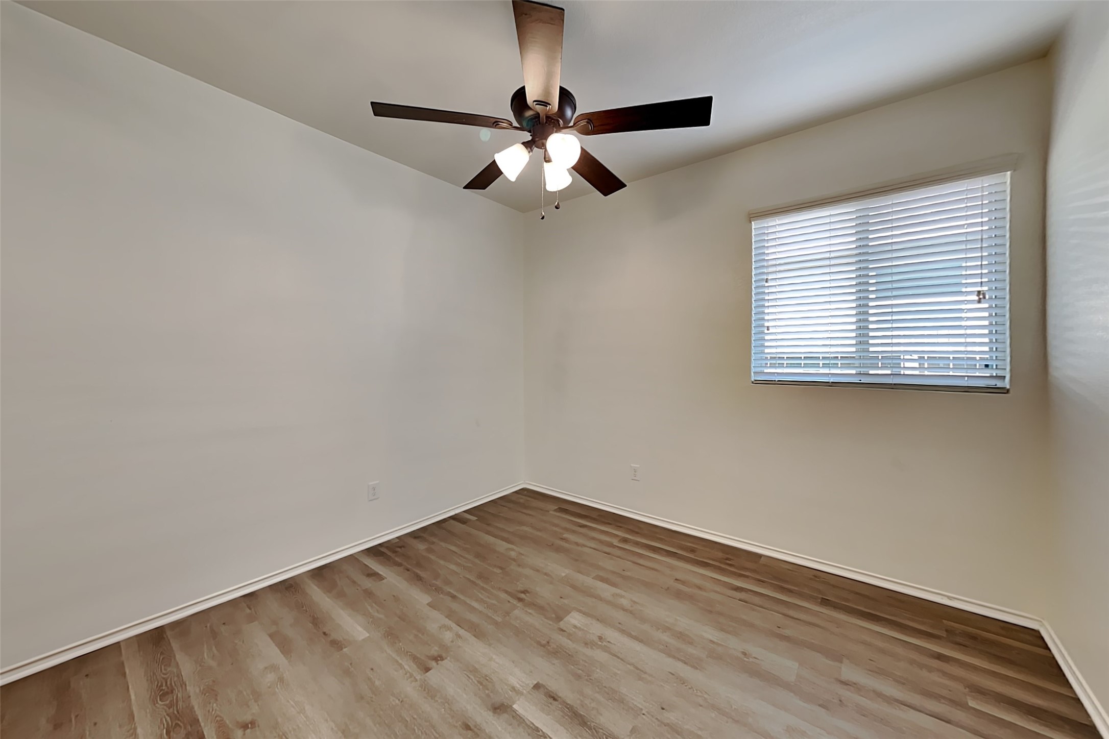 10016 Sterling Place Drive Property Photo 14