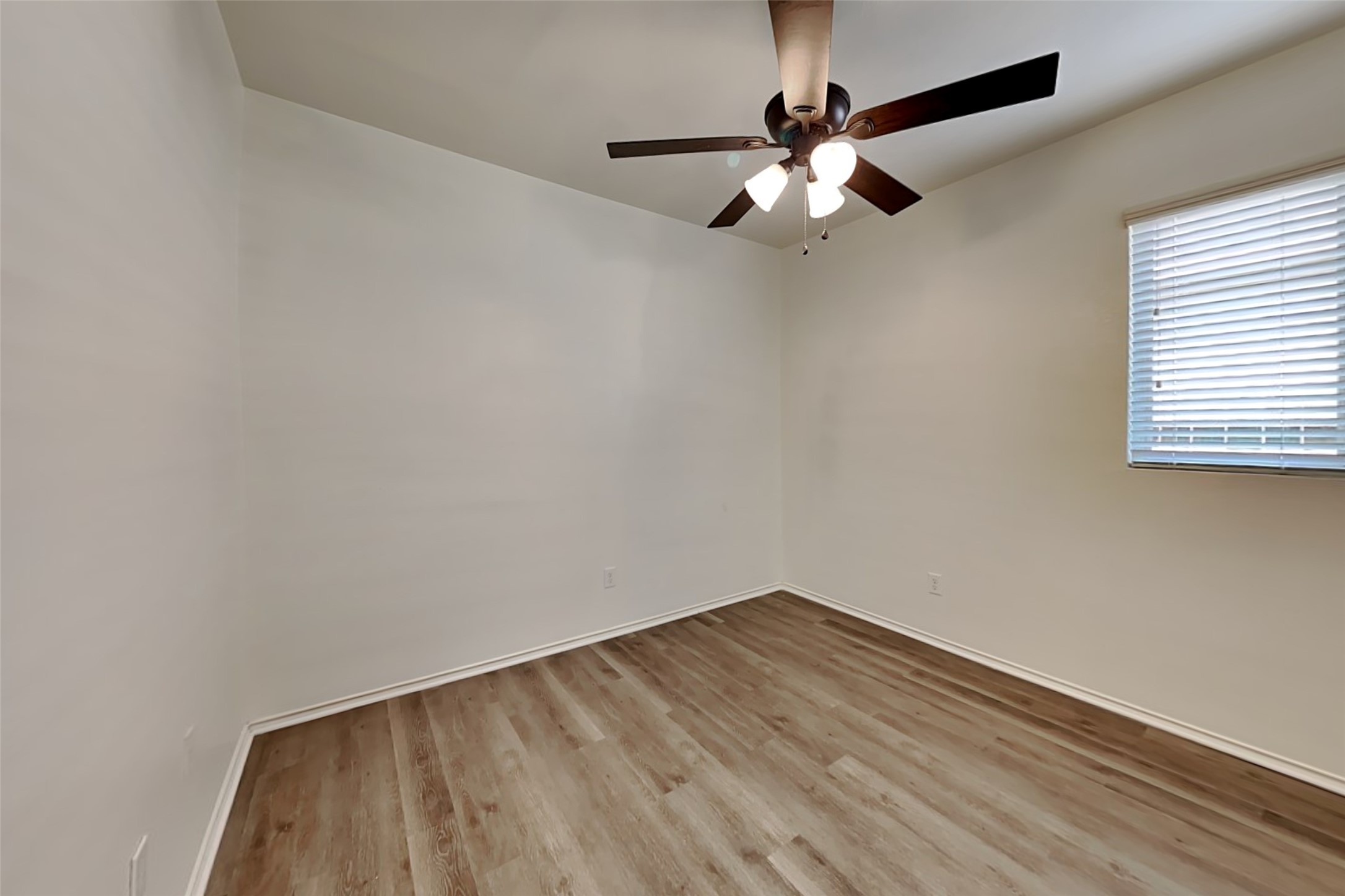 10016 Sterling Place Drive Property Photo 15