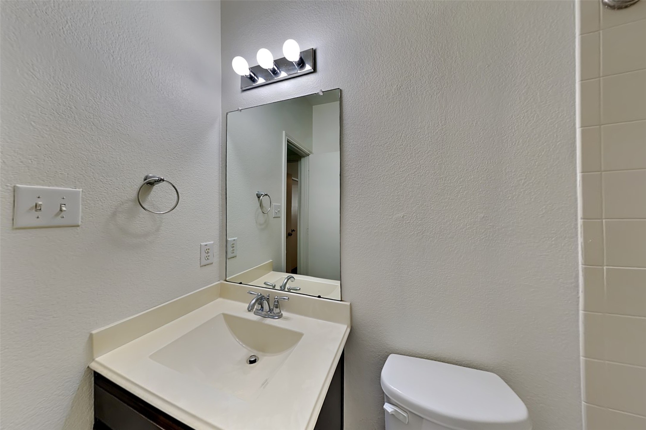 10016 Sterling Place Drive Property Photo 16
