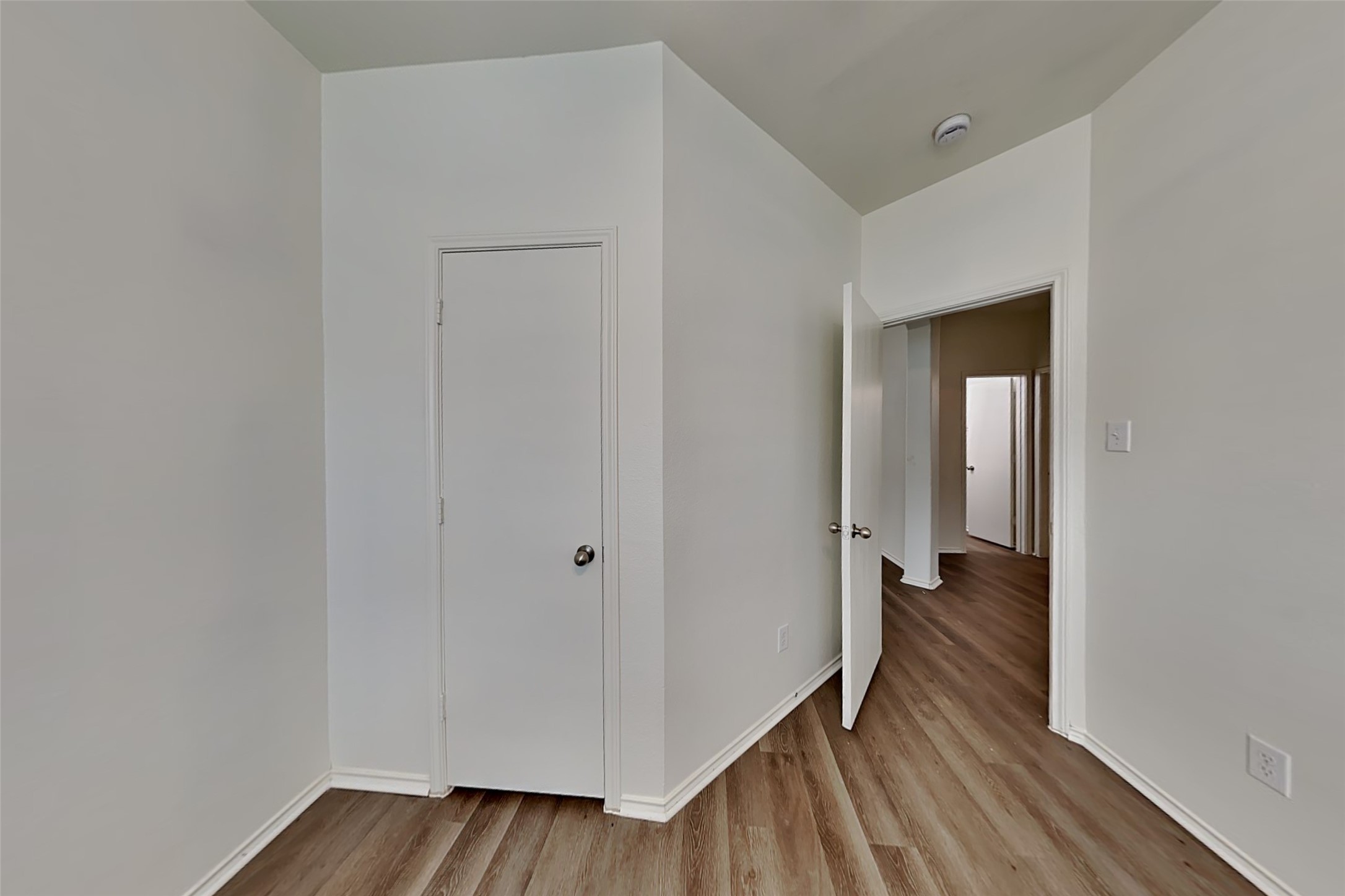 10016 Sterling Place Drive Property Photo 19