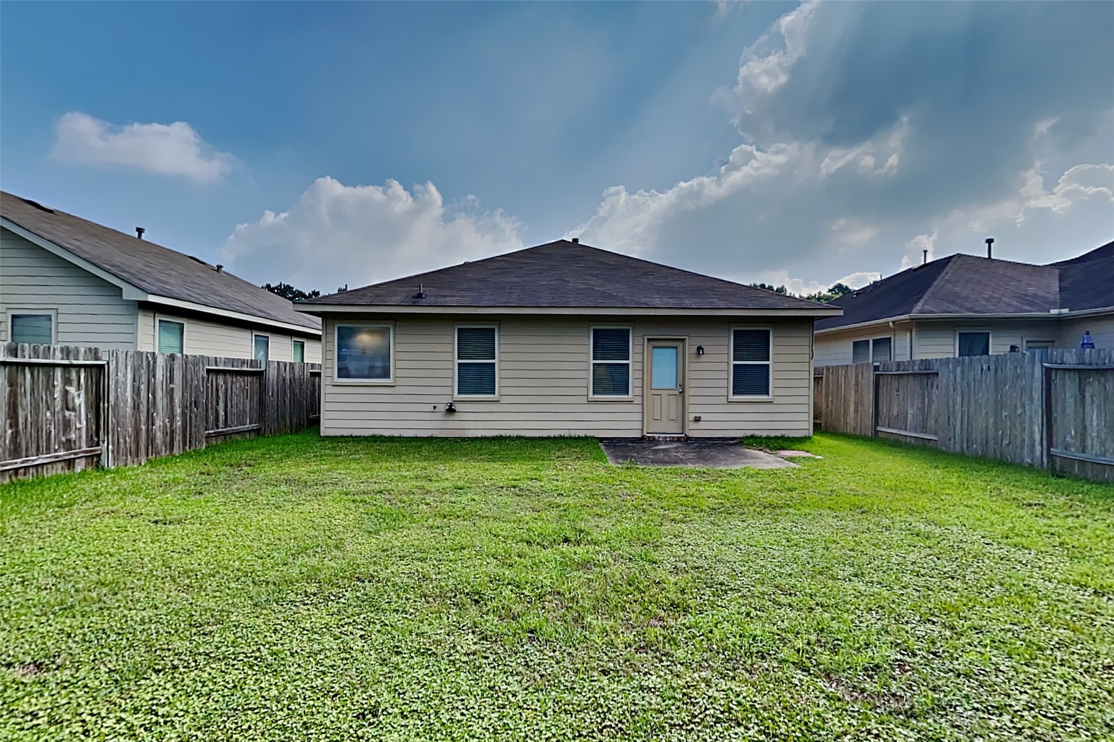 10016 Sterling Place Drive Property Photo 20
