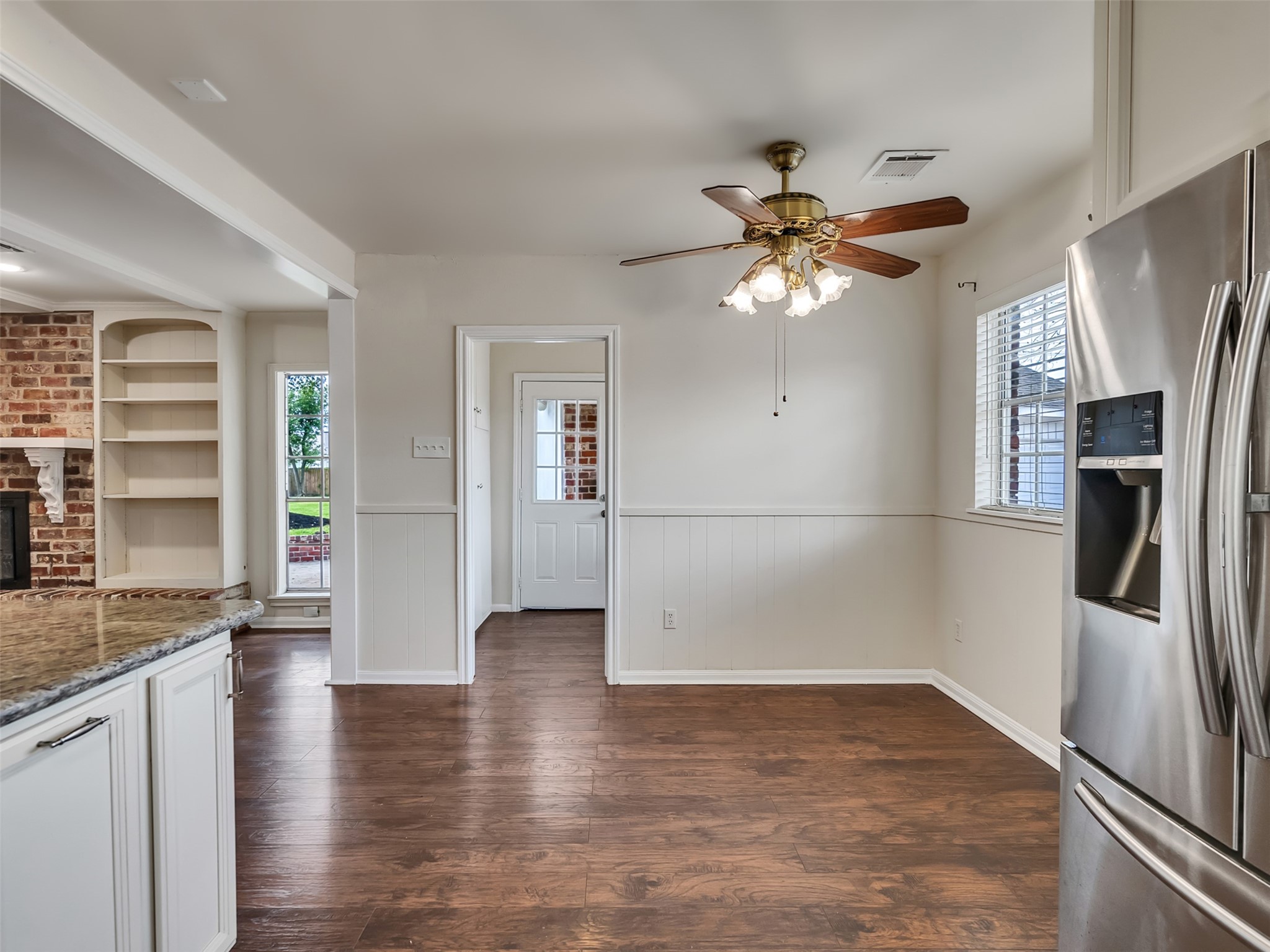 7814 Knob Hill Avenue Property Photo 11
