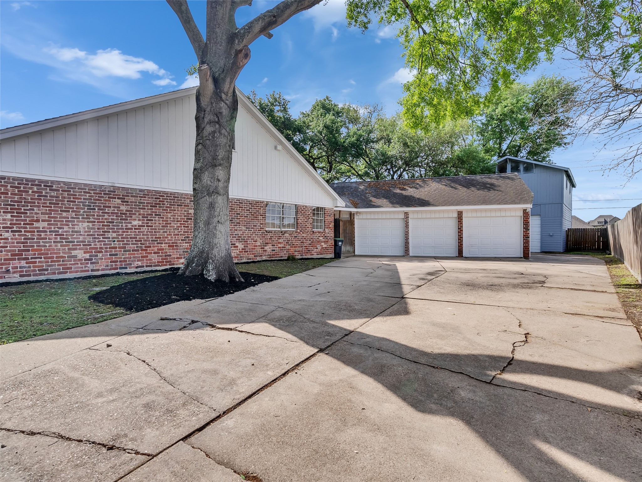 7814 Knob Hill Avenue Property Photo 45