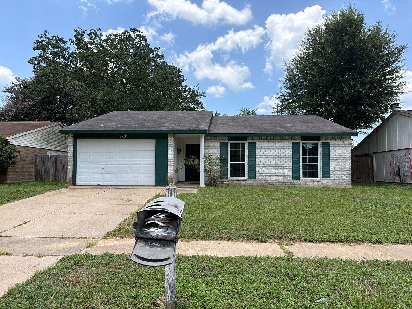 24206 Broken Bow Lane Property Photo 1