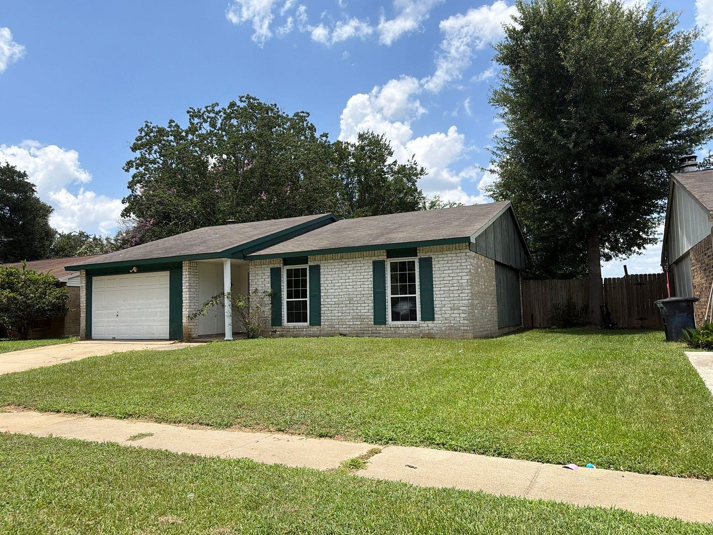 24206 Broken Bow Lane Property Photo 3